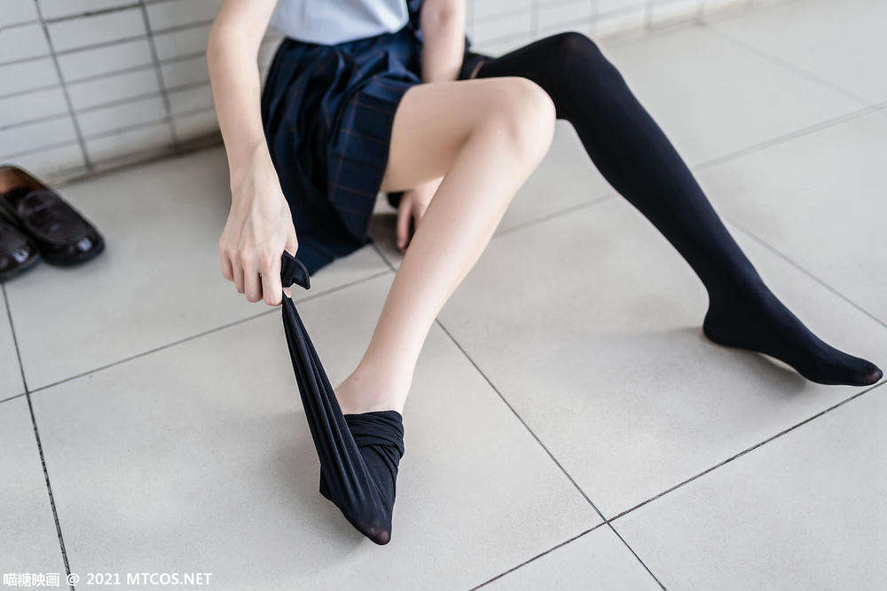 [喵糖映画] VOL.376 芊芊细腿[47P／80.9MB]_第1集