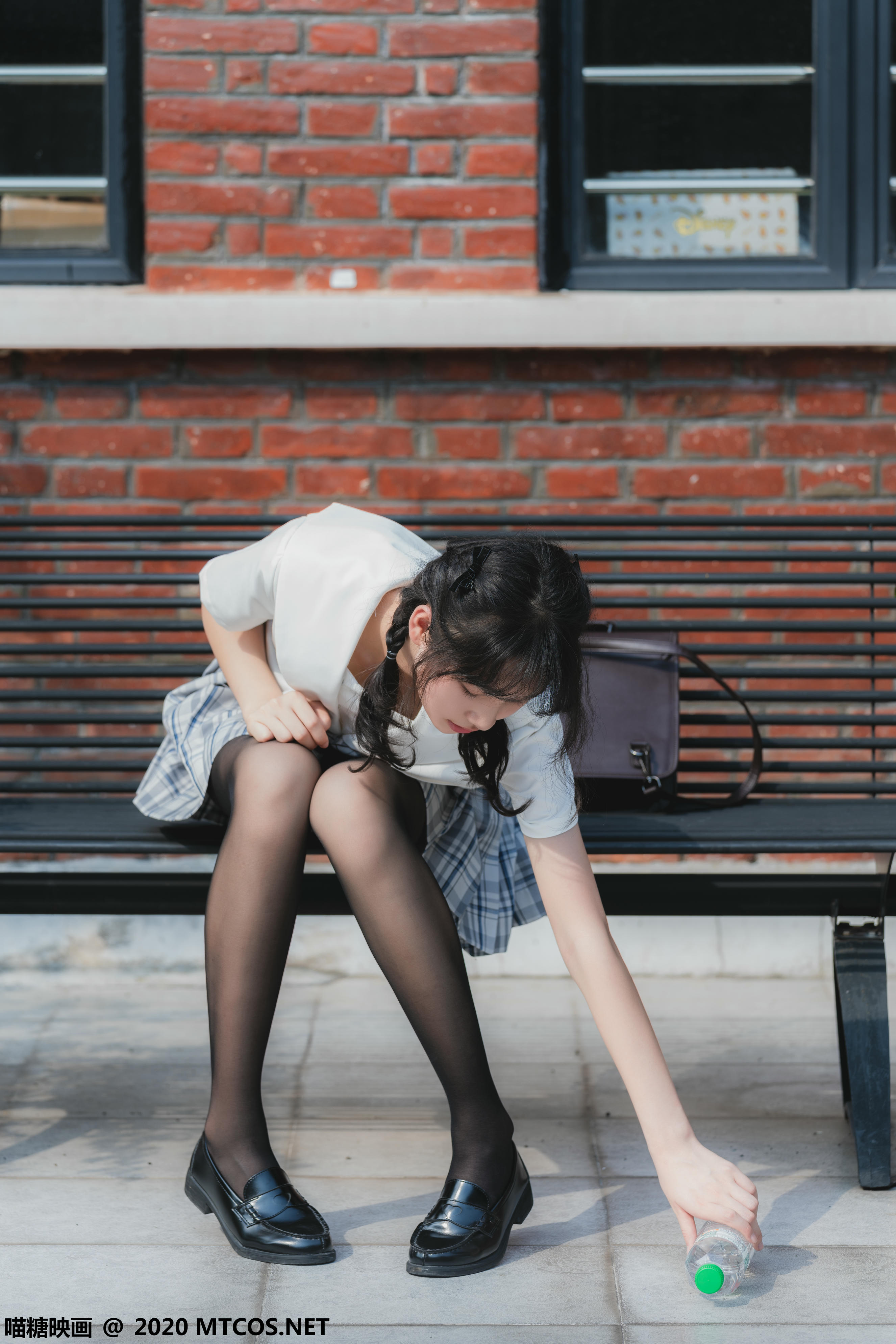 [喵糖映画] JKL.018 户外JK制服[54P／1.23GB]_第1集