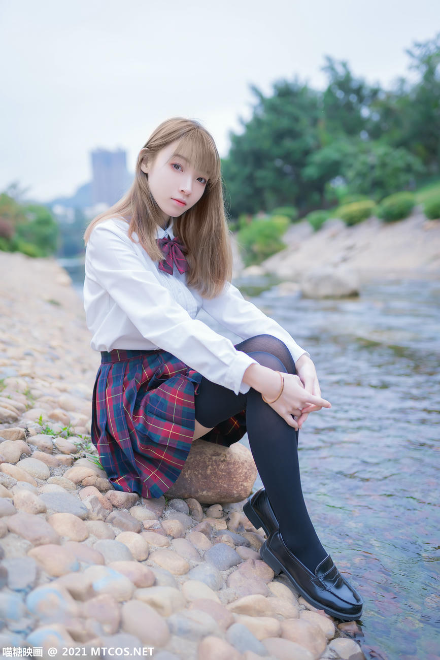 [喵糖映画] VOL.388 户外制服[38P／108MB]_第1集