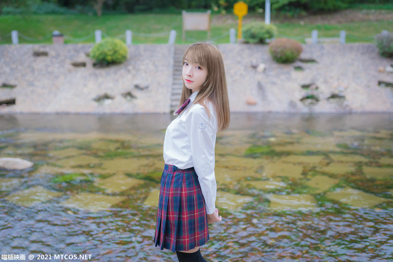 [喵糖映画] VOL.388 户外制服[38P／108MB]_第1集