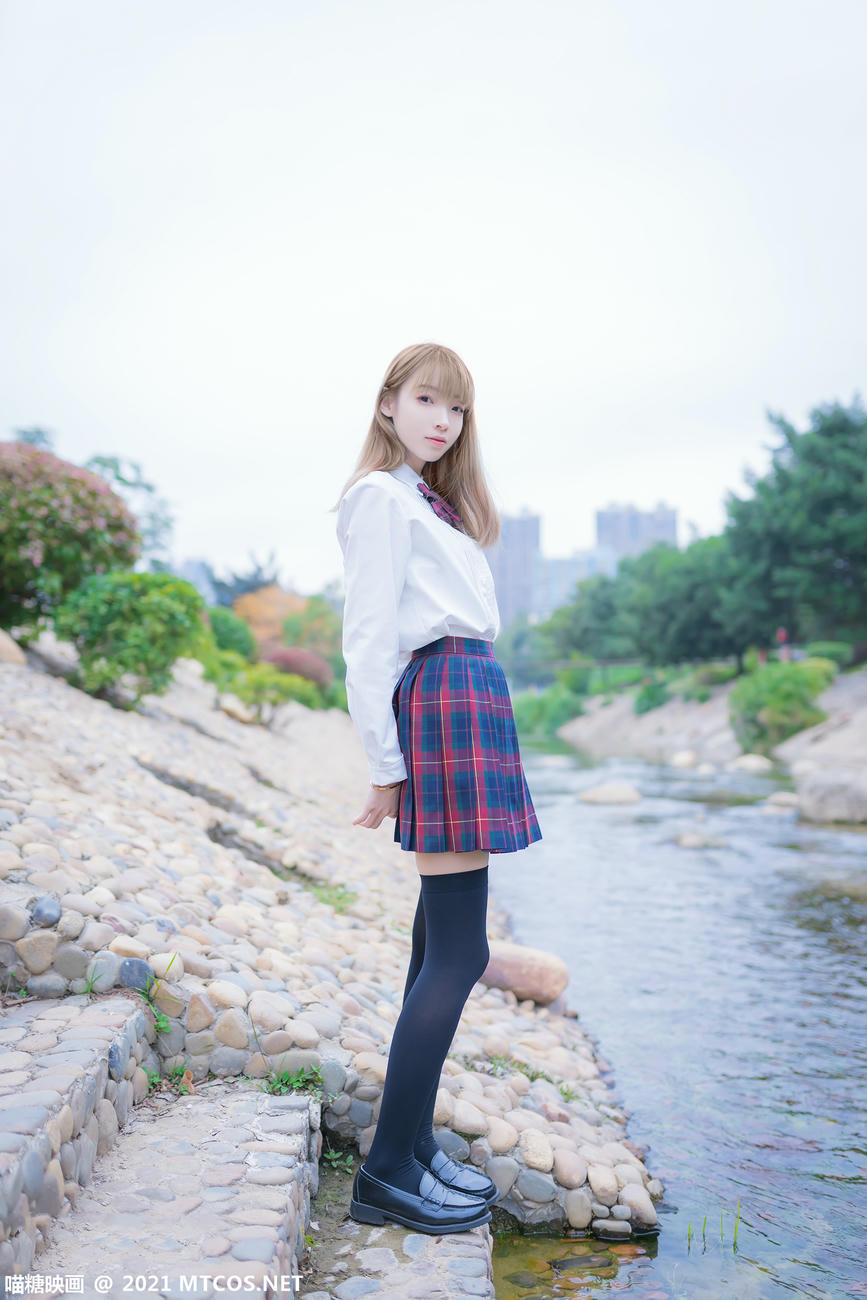 [喵糖映画] VOL.388 户外制服[38P／108MB]_第1集