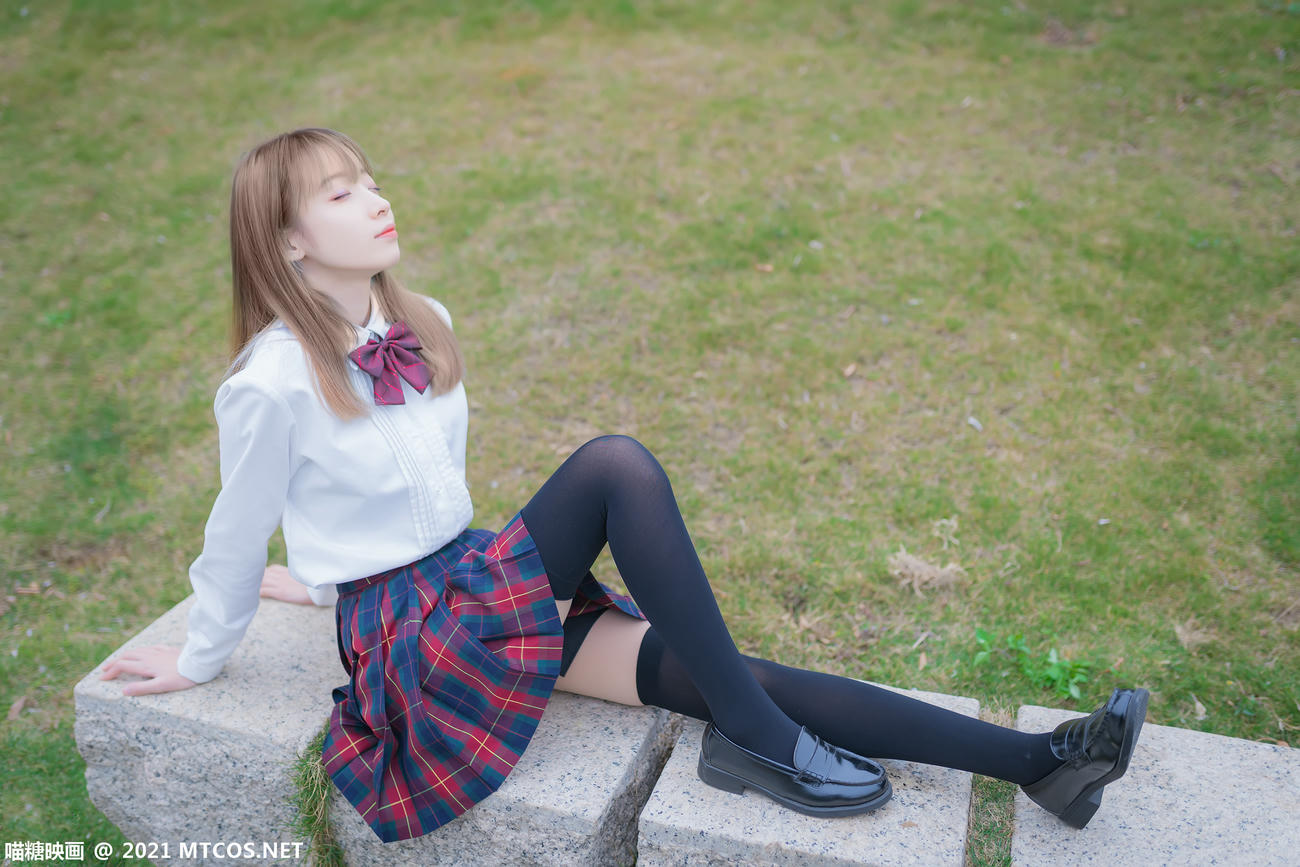 [喵糖映画] VOL.388 户外制服[38P／108MB]_第2集