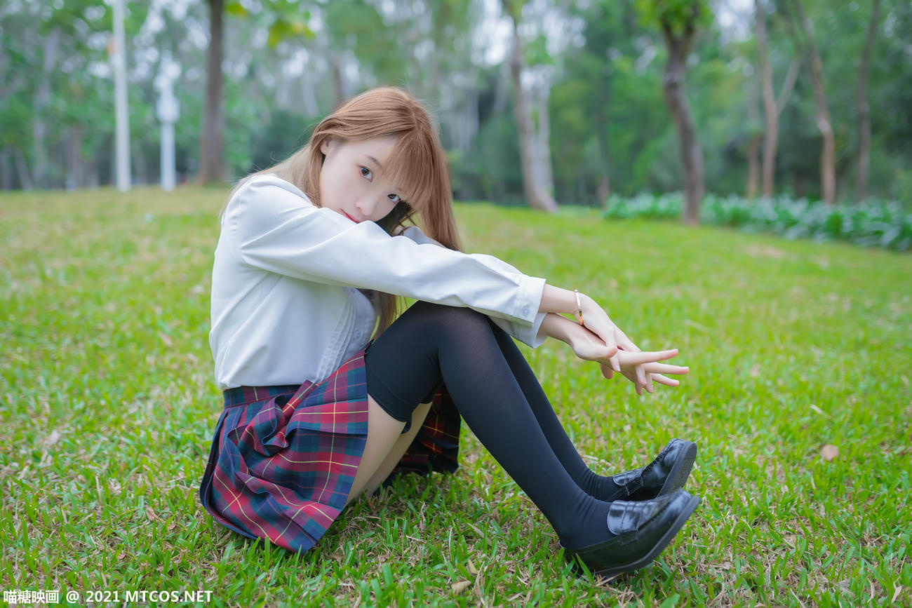 [喵糖映画] VOL.388 户外制服[38P／108MB]_第2集