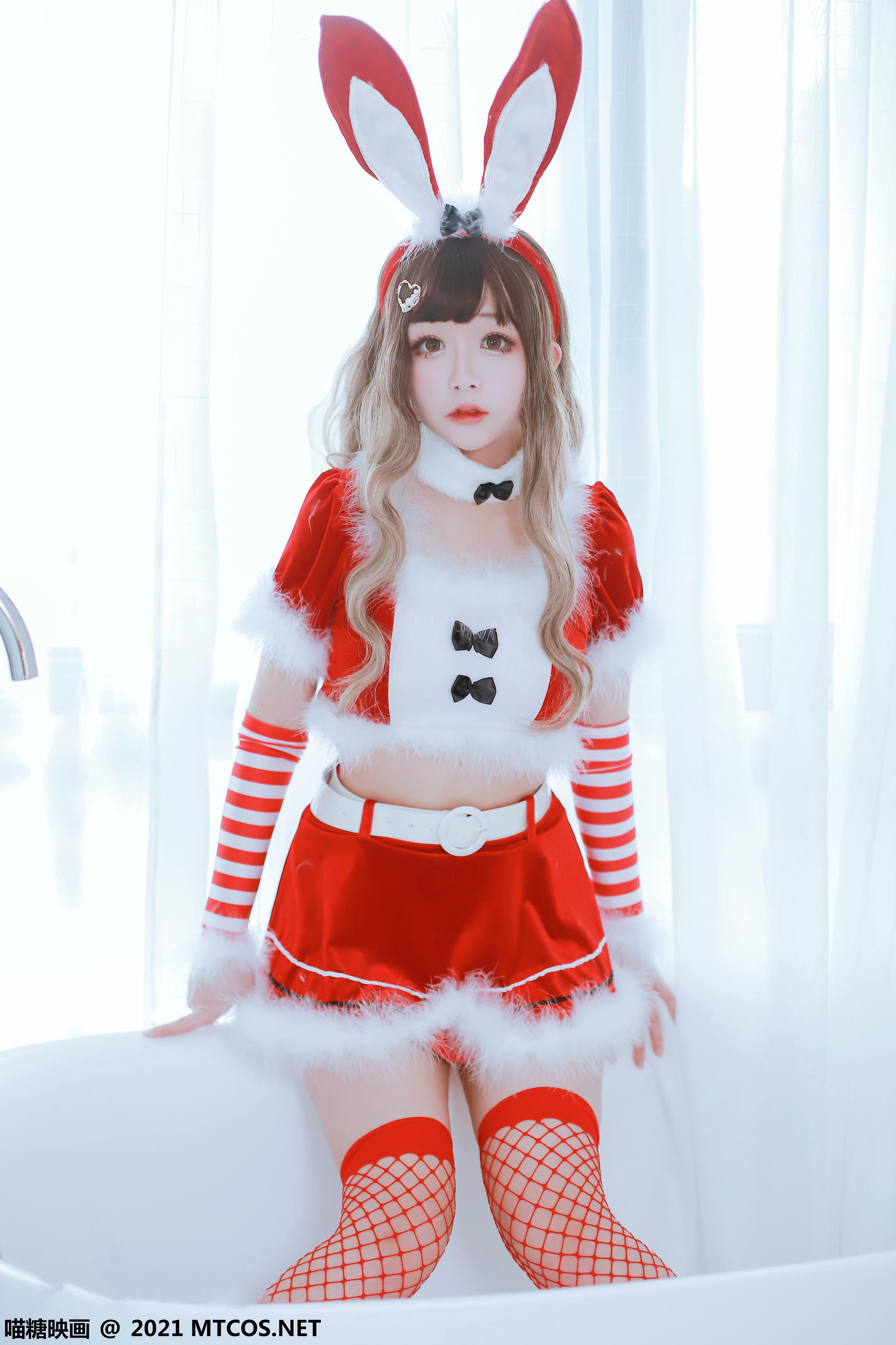 [喵糖映画] VOL.389 红色兔子[33P／444MB]_第1集