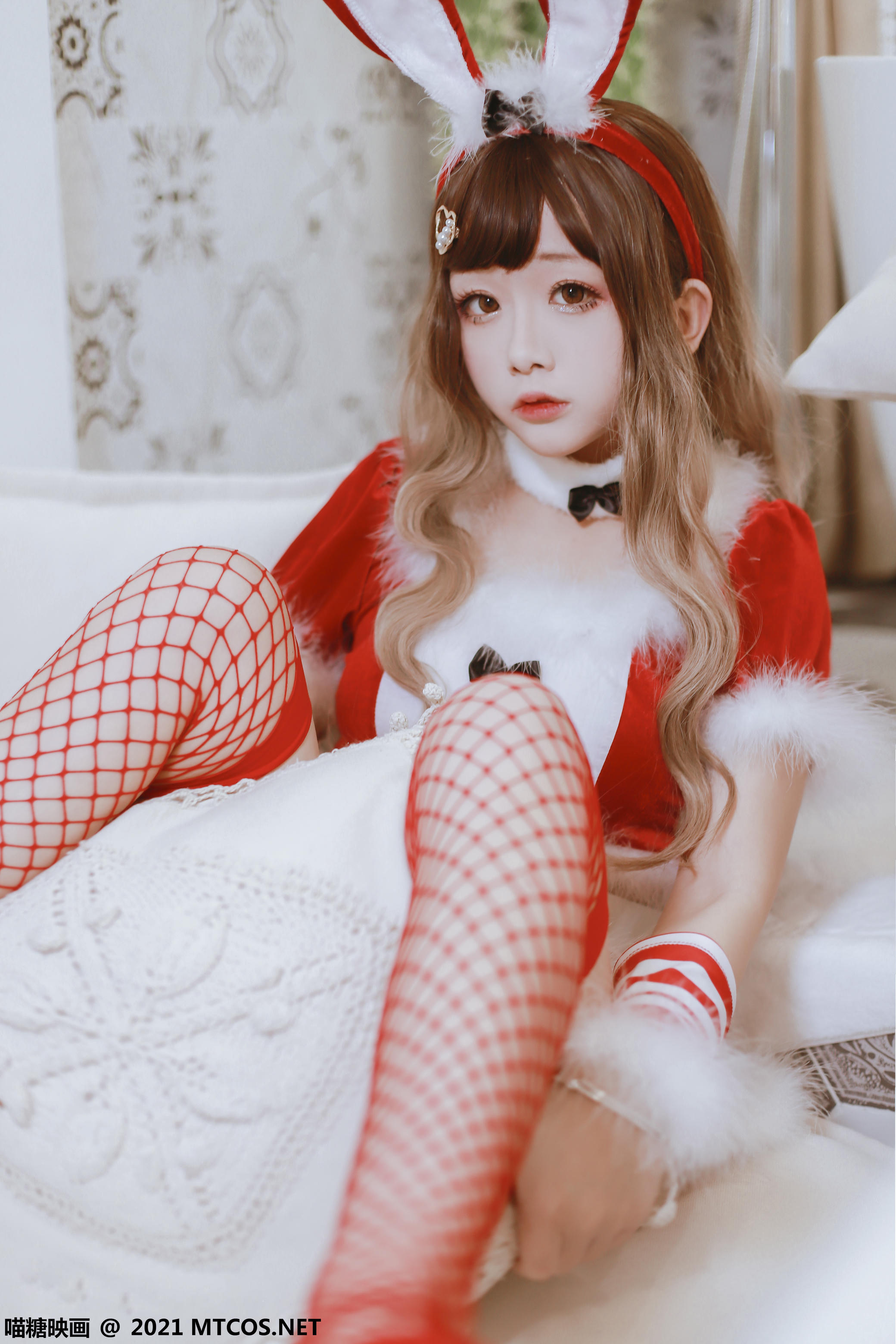 [喵糖映画] VOL.389 红色兔子[33P／444MB]_第1集