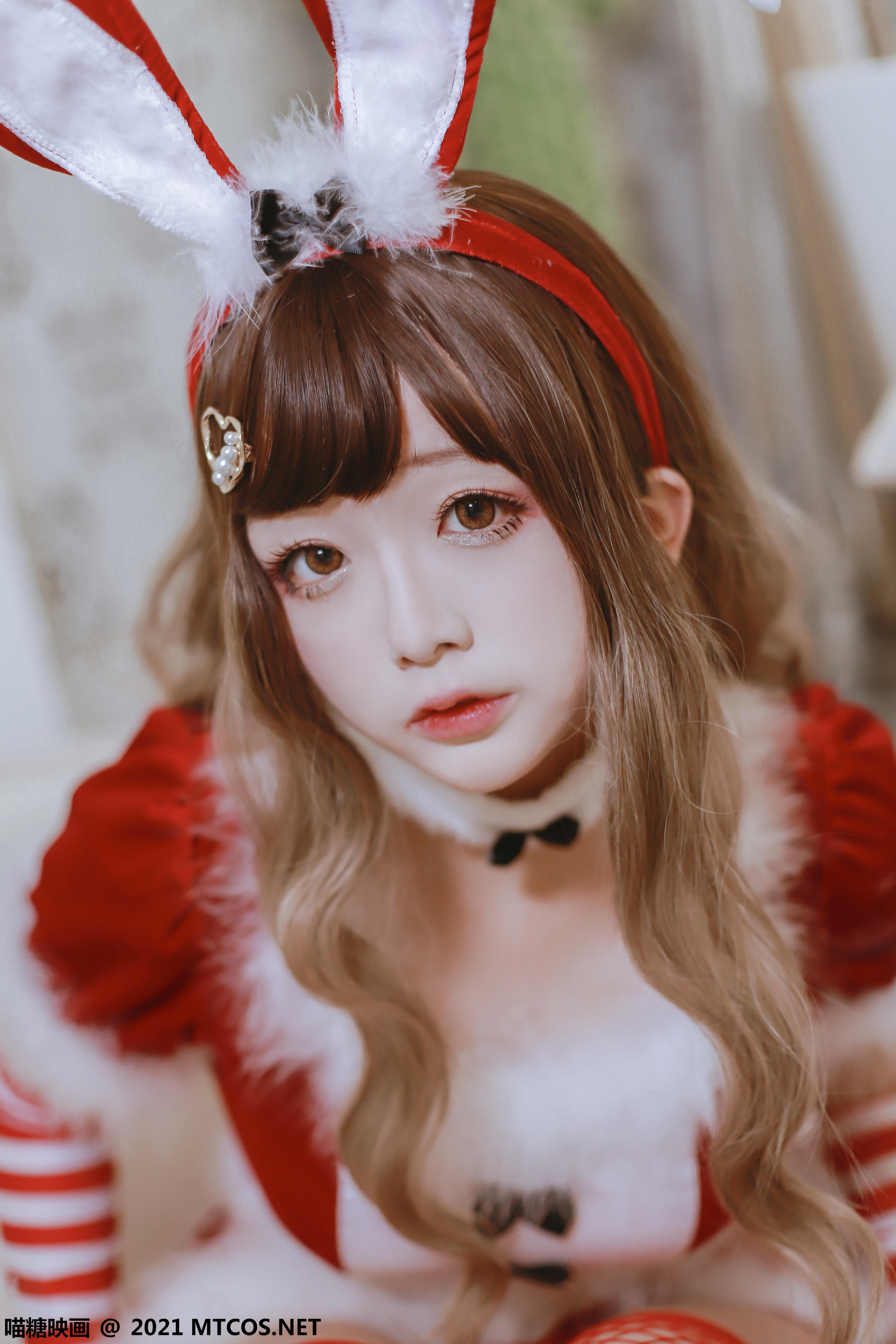 [喵糖映画] VOL.389 红色兔子[33P／444MB]_第2集