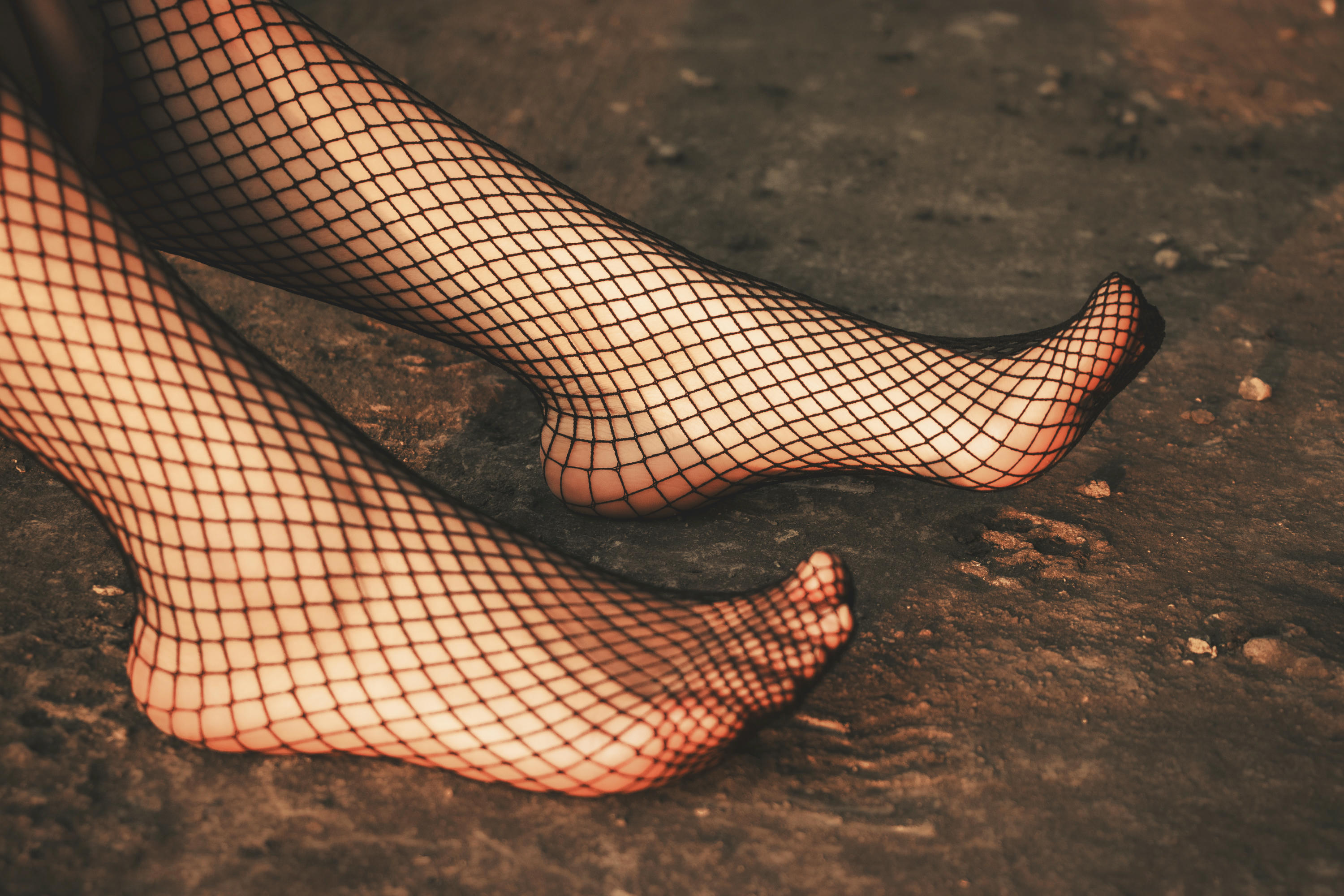 [喵糖映画] VOL.394 红色吊带裙[36P／410MB]_第2集