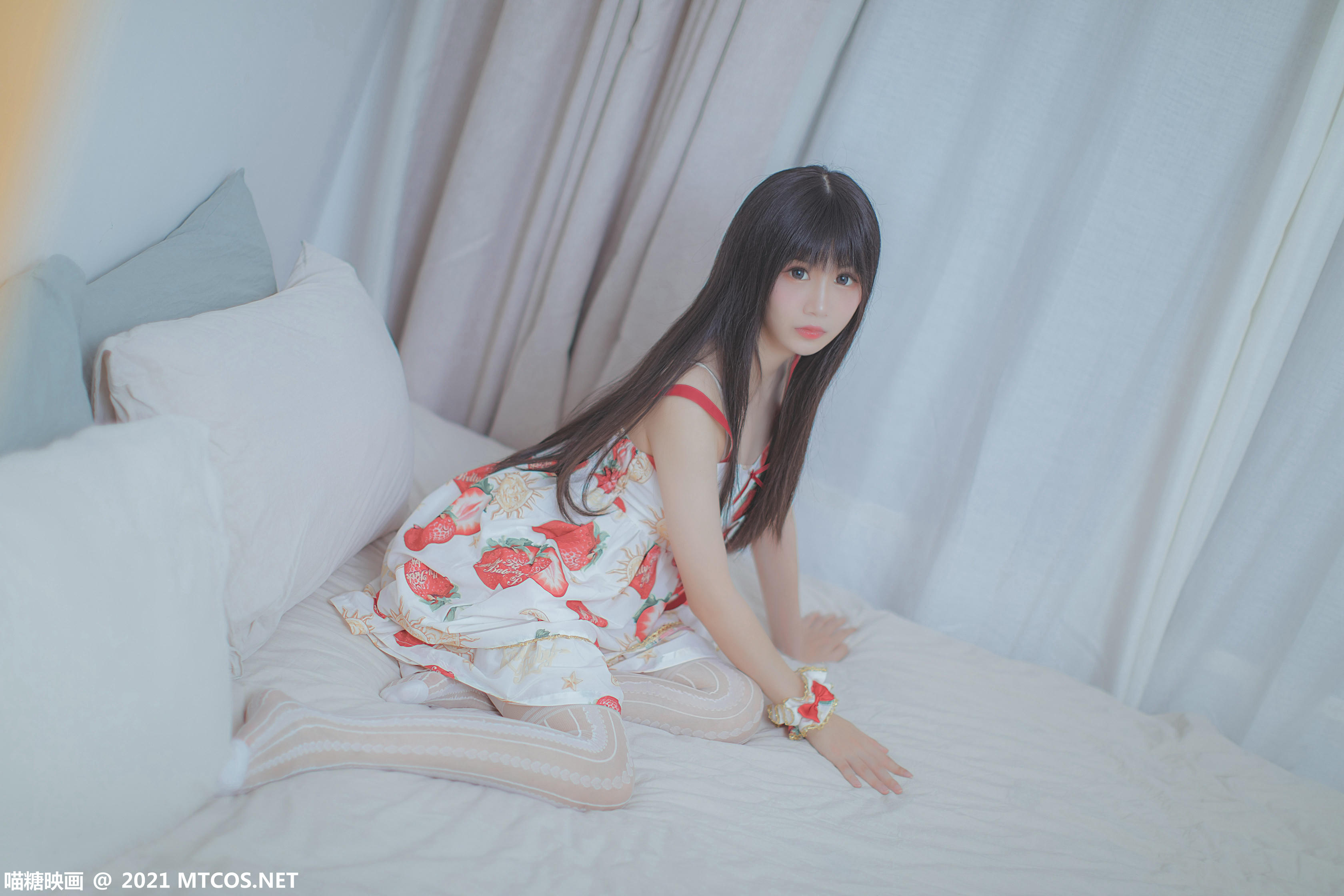 [喵糖映画] VOL.407 草莓小裙子[40P／366MB]_第2集