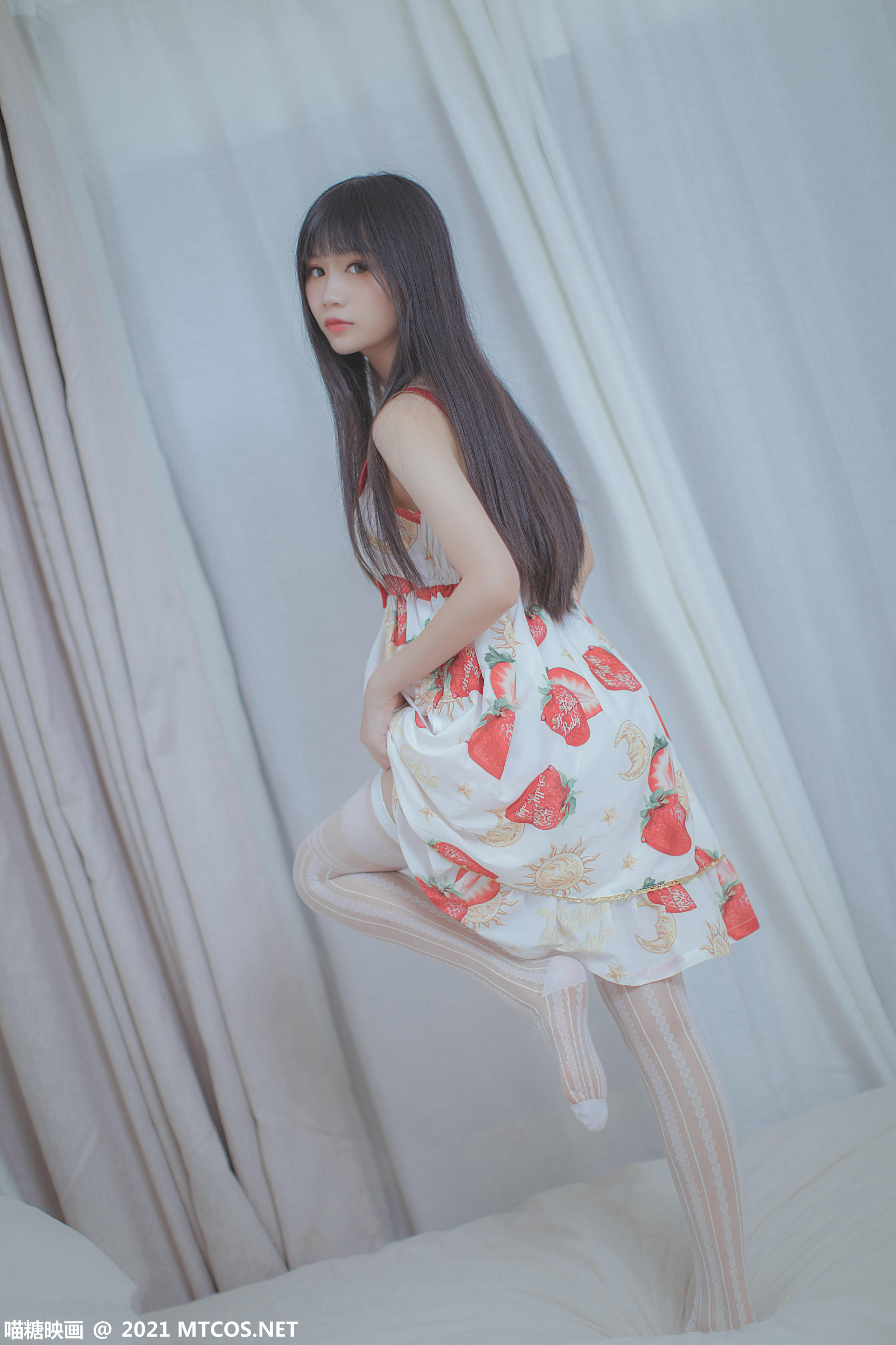 [喵糖映画] VOL.407 草莓小裙子[40P／366MB]_第2集