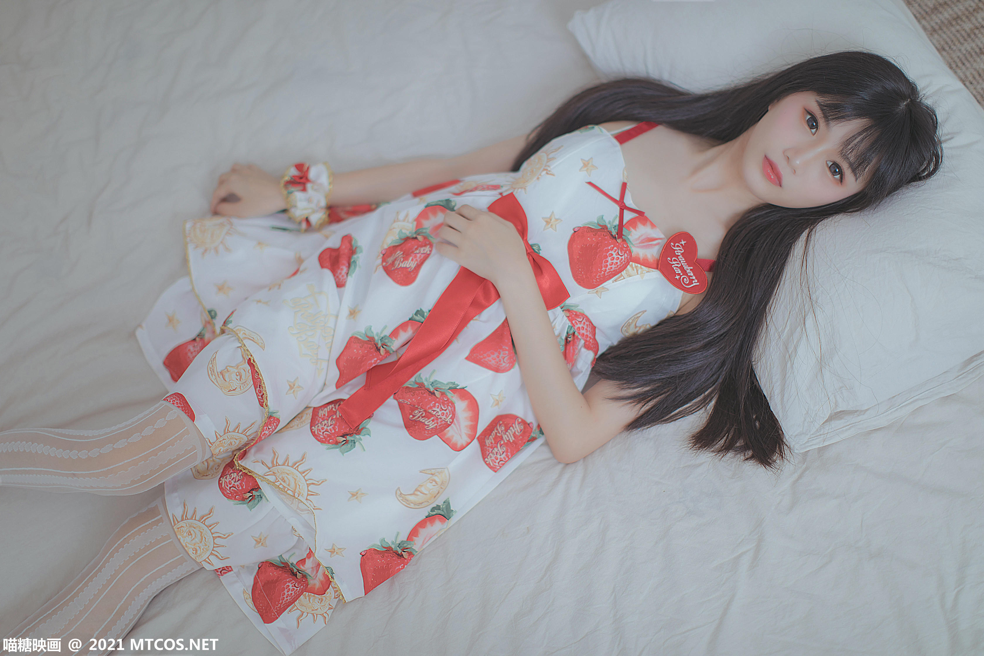 [喵糖映画] VOL.407 草莓小裙子[40P／366MB]_第2集