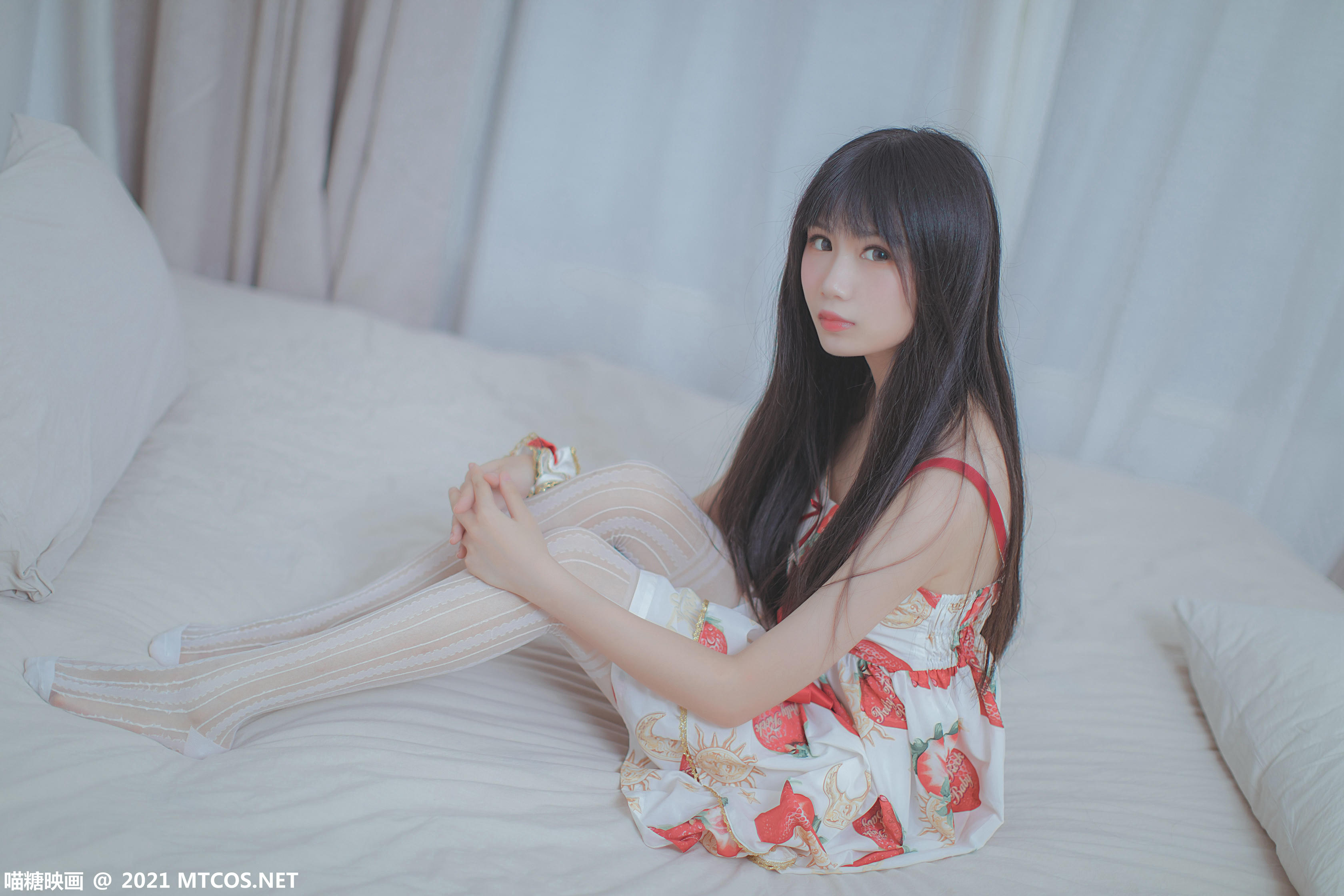 [喵糖映画] VOL.407 草莓小裙子[40P／366MB]_第2集