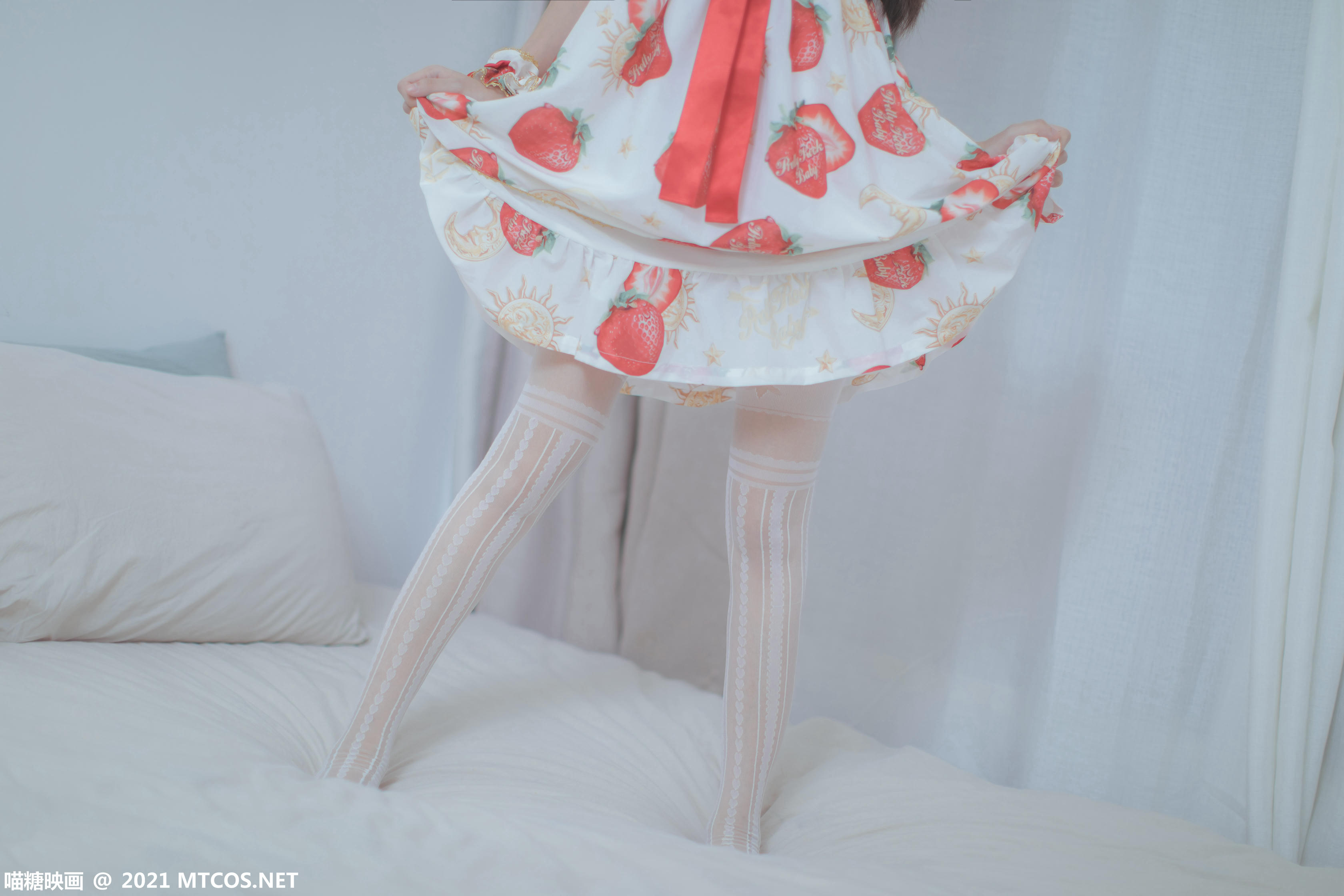 [喵糖映画] VOL.407 草莓小裙子[40P／366MB]_第2集