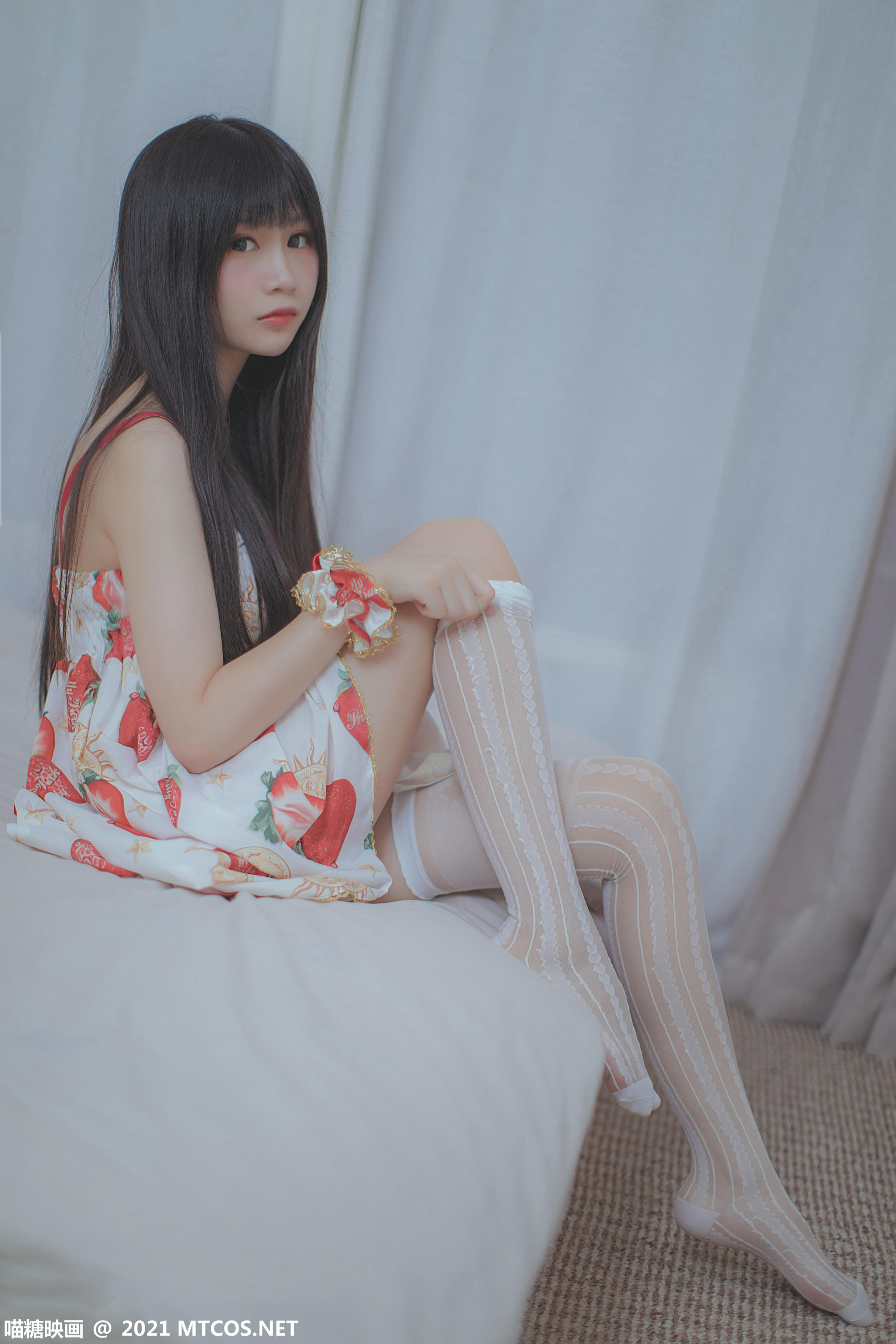 [喵糖映画] VOL.407 草莓小裙子[40P／366MB]_第2集