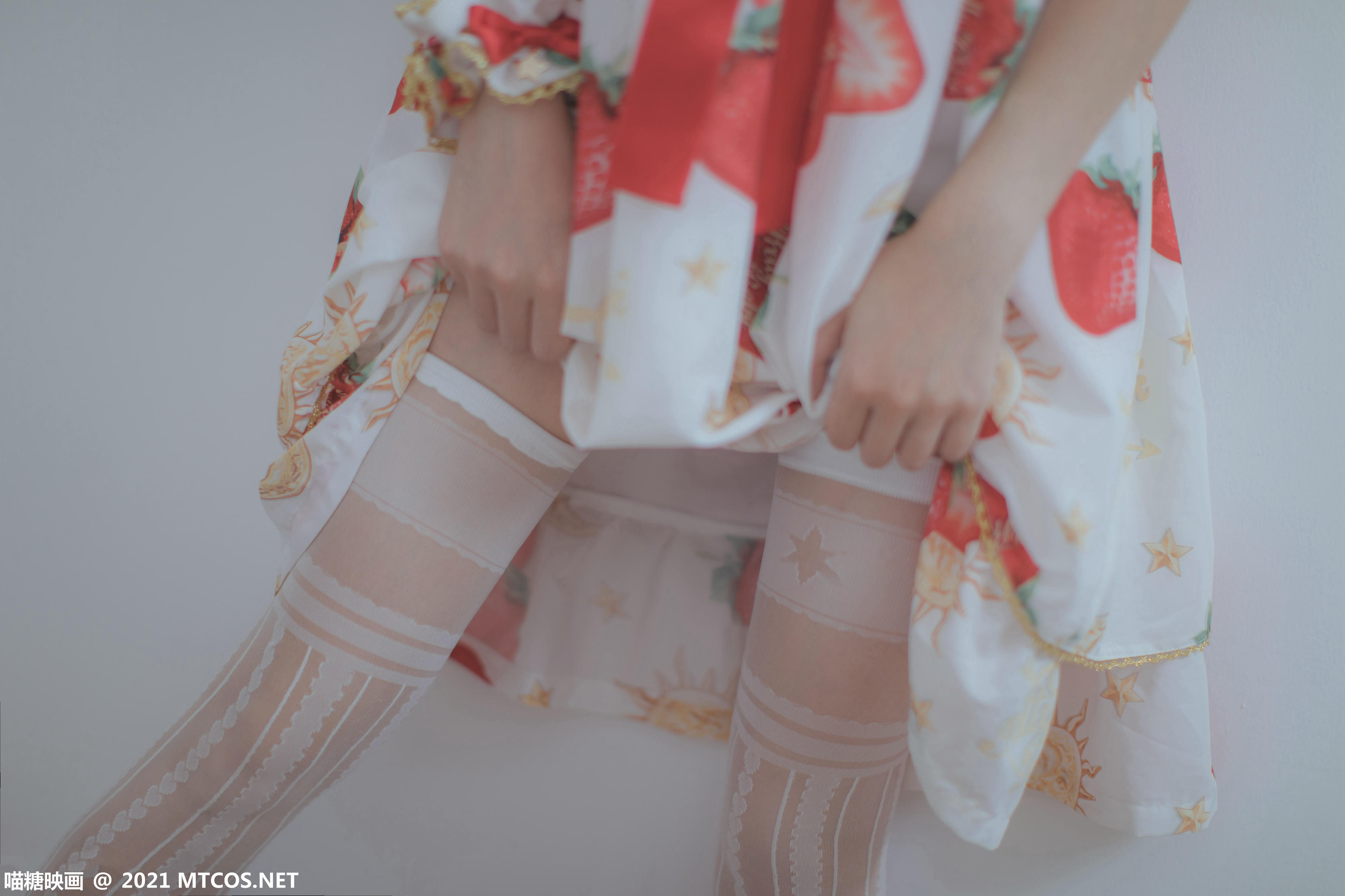 [喵糖映画] VOL.407 草莓小裙子[40P／366MB]_第2集