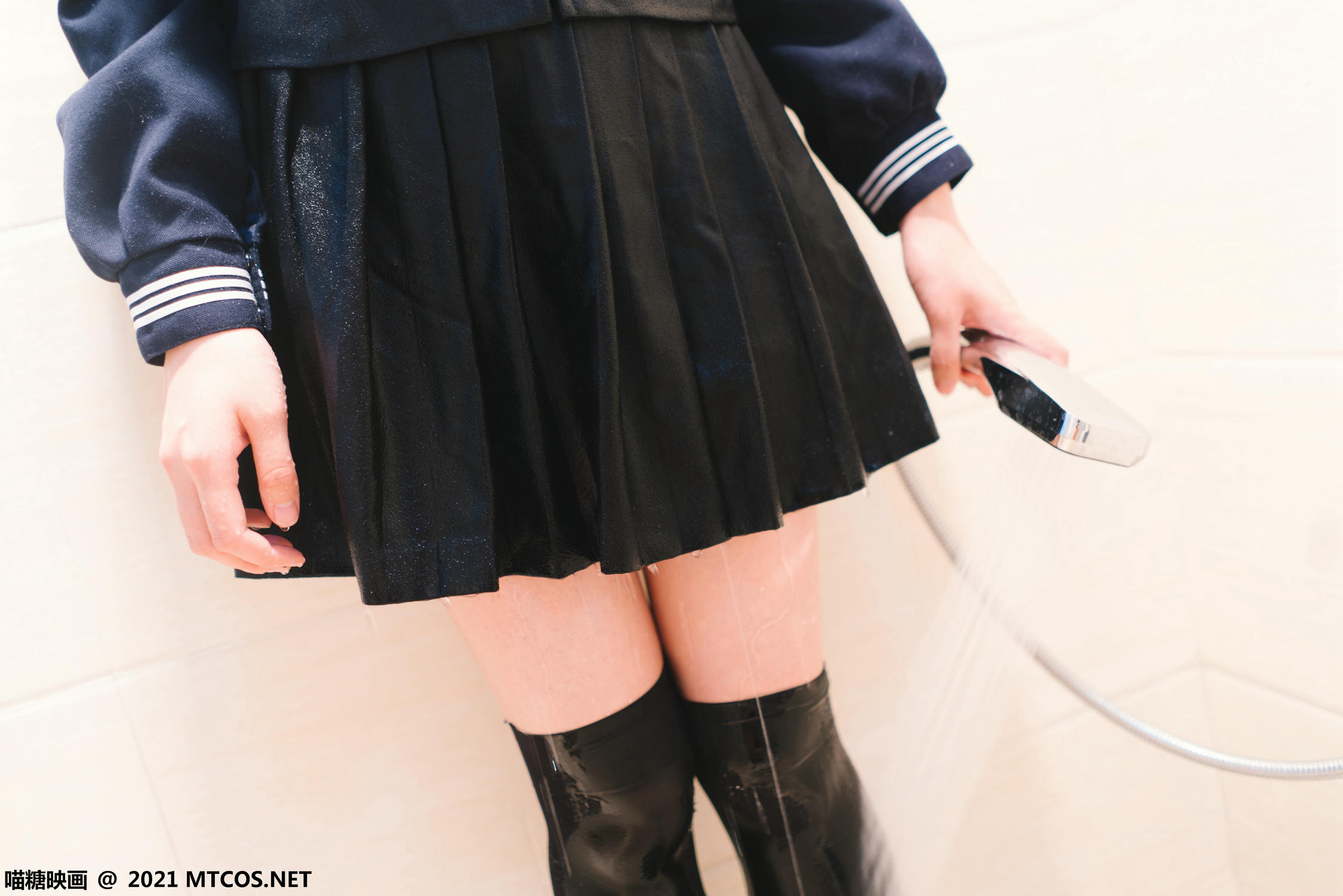 [喵糖映画] VOL.410 浴室JK[29P／183MB]_第1集