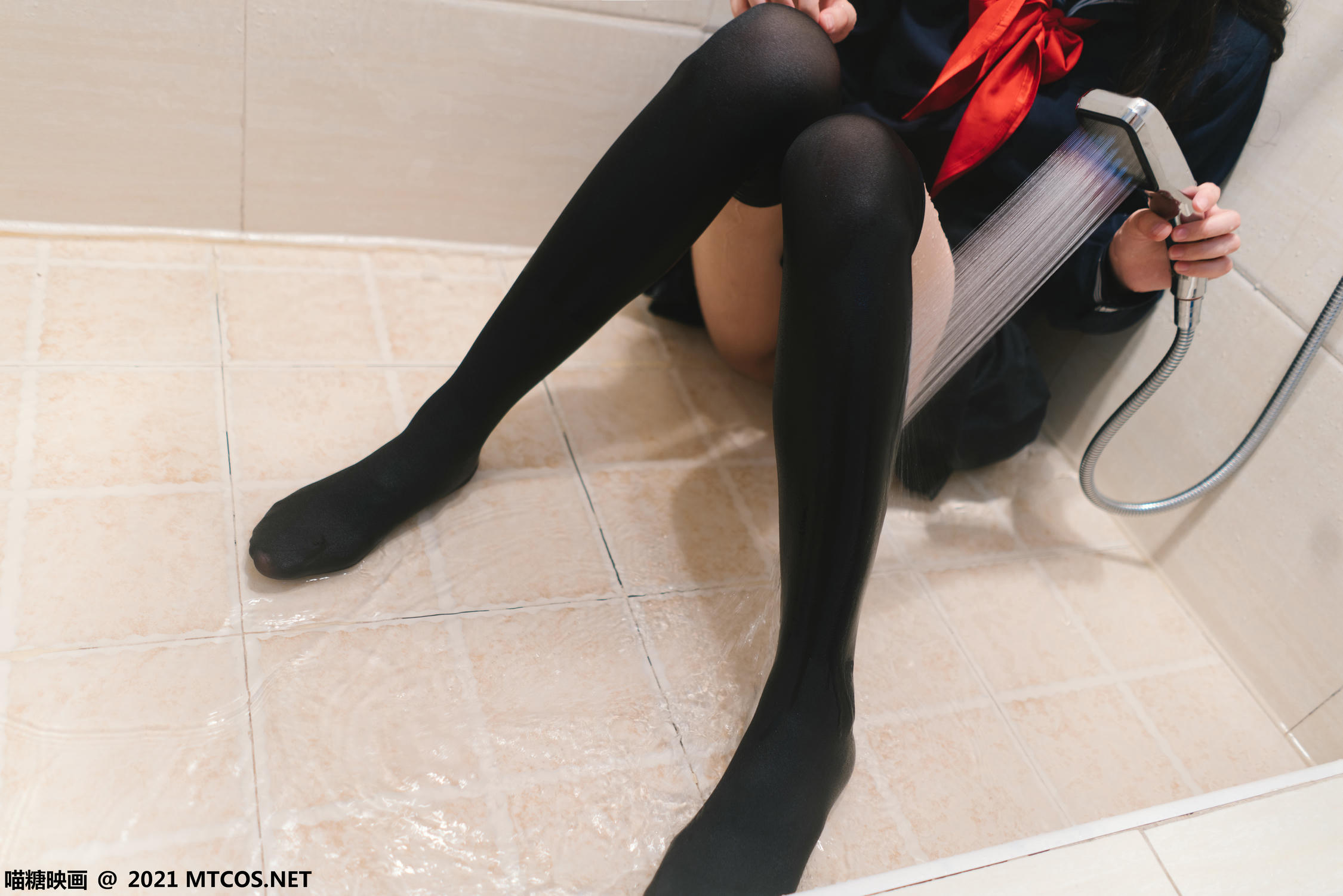 [喵糖映画] VOL.410 浴室JK[29P／183MB]_第2集