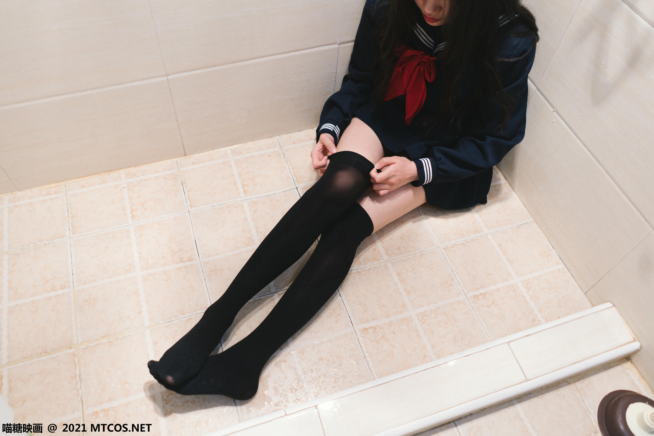 [喵糖映画] VOL.410 浴室JK[29P／183MB]_第1集