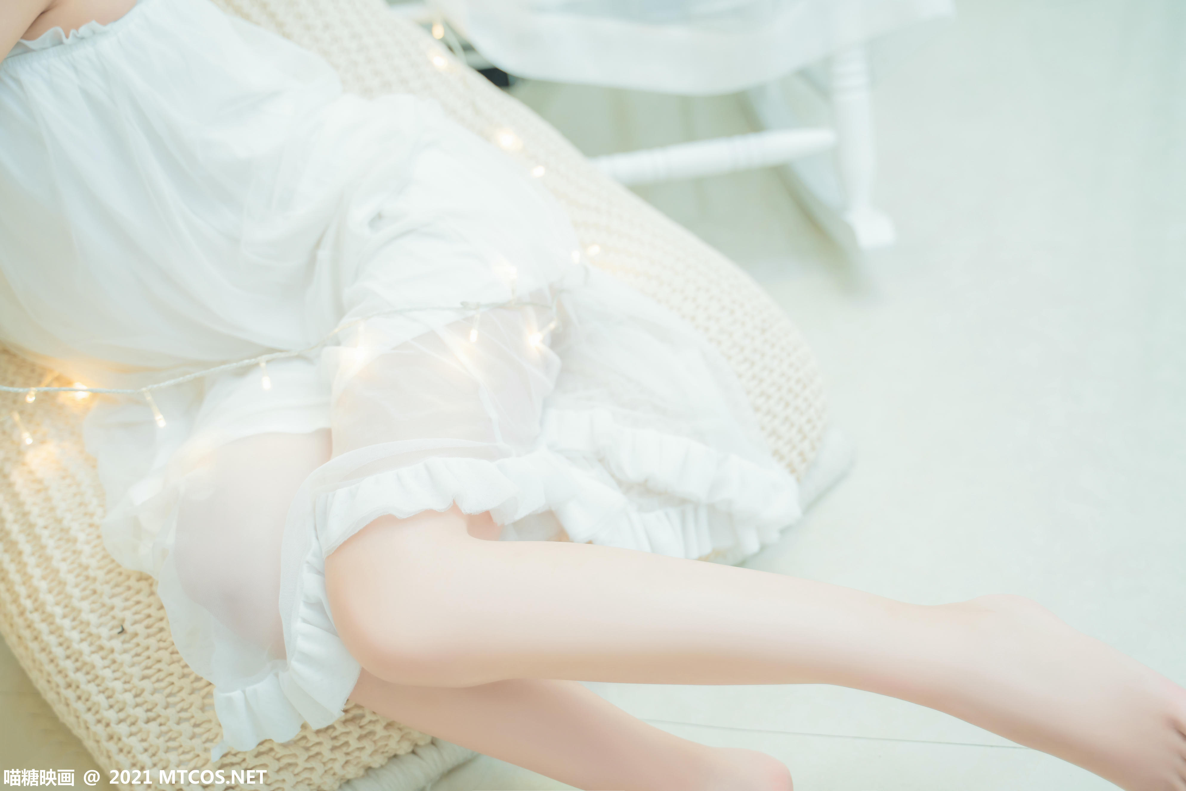 [喵糖映画] VOL.411 白纱裙[38P／596MB]_第2集