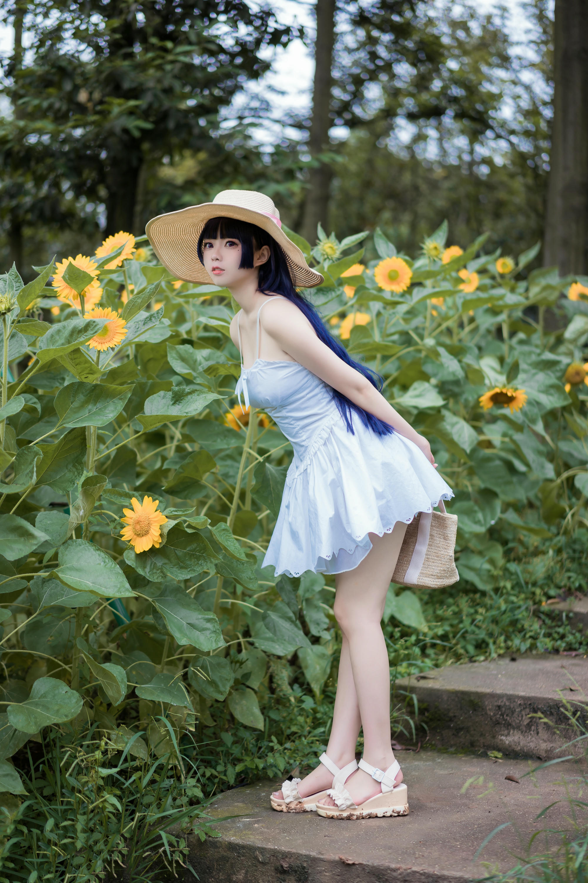 [喵糖映画] VOL.414 花园白裙[37P-402MB]_第2集