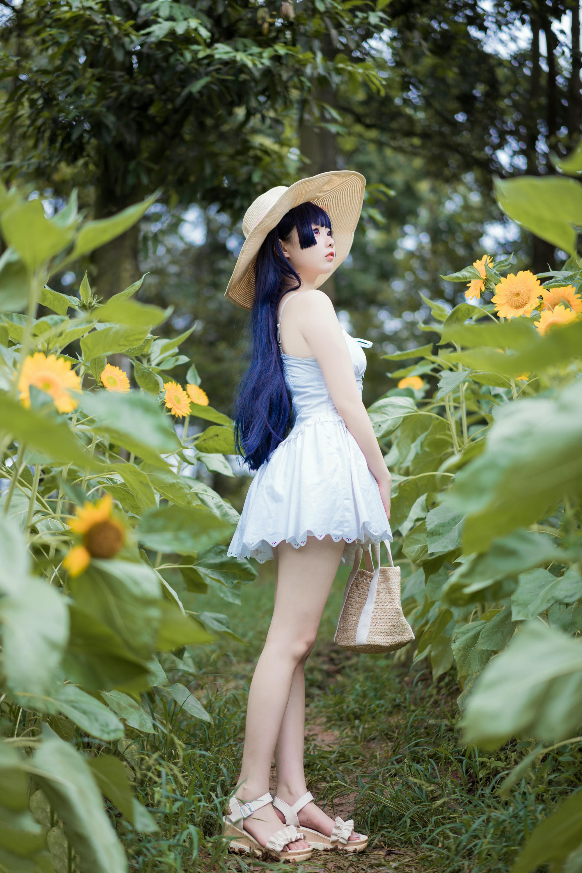 [喵糖映画] VOL.414 花园白裙[37P-402MB]_第2集