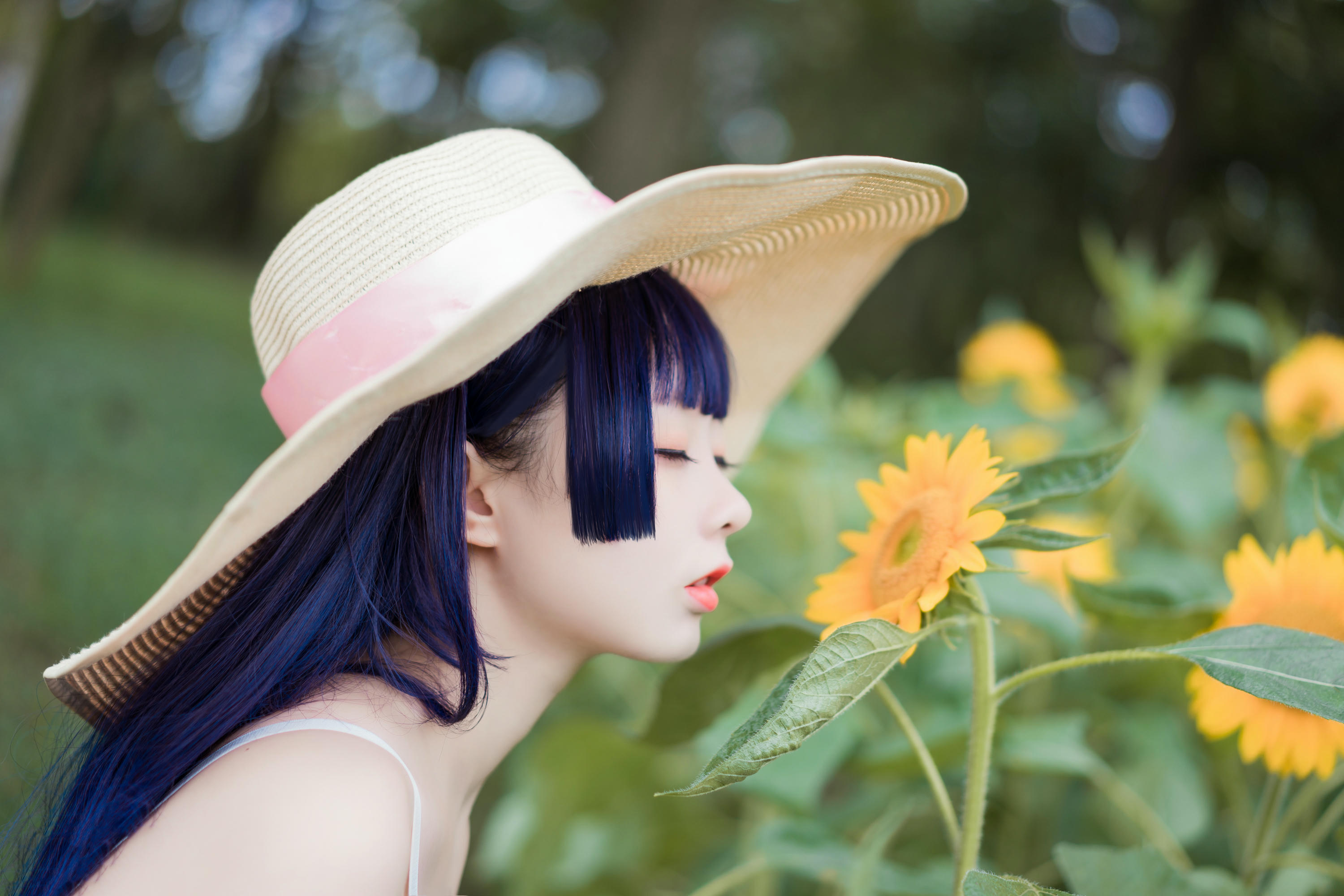 [喵糖映画] VOL.414 花园白裙[37P-402MB]_第2集