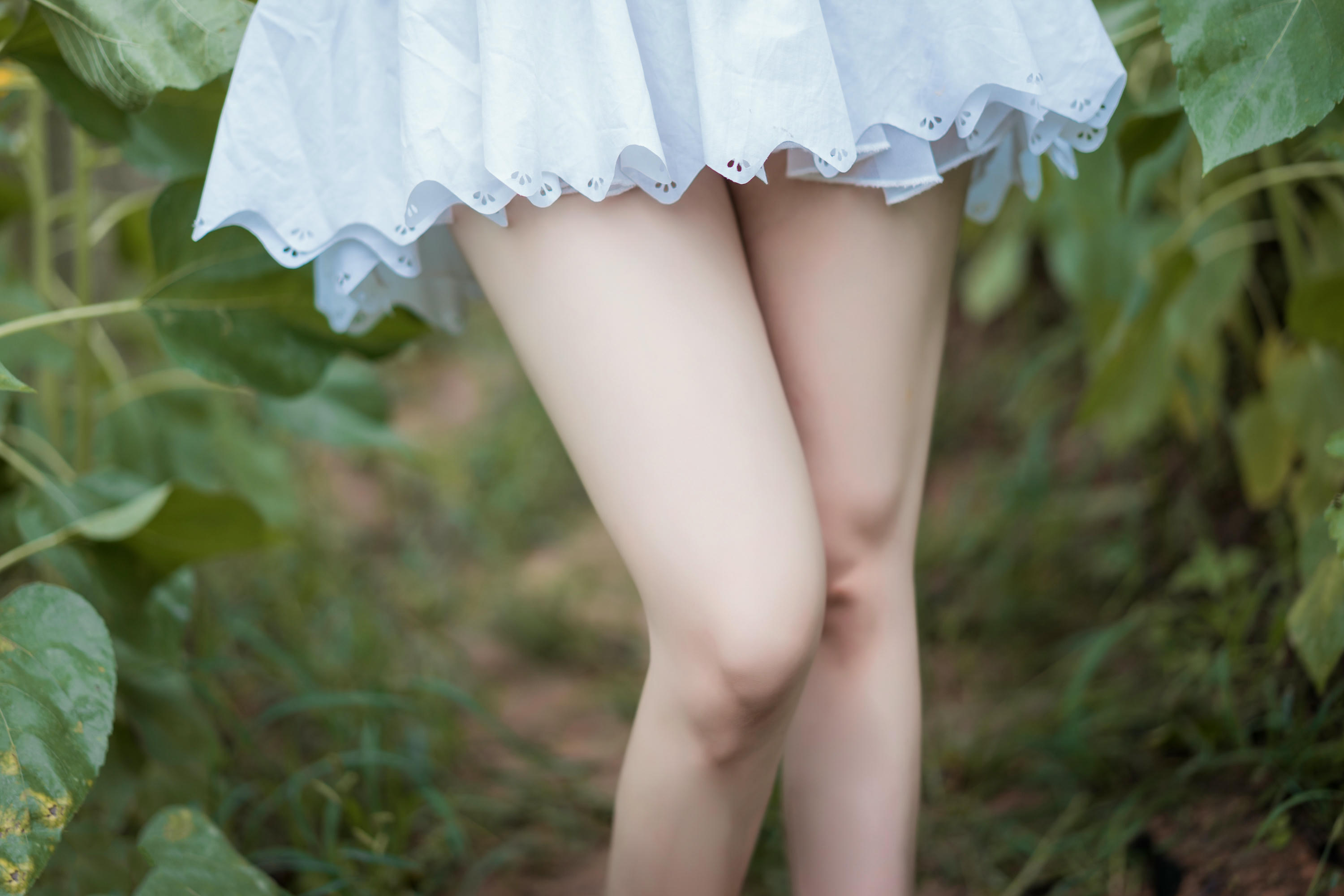 [喵糖映画] VOL.414 花园白裙[37P-402MB]_第2集