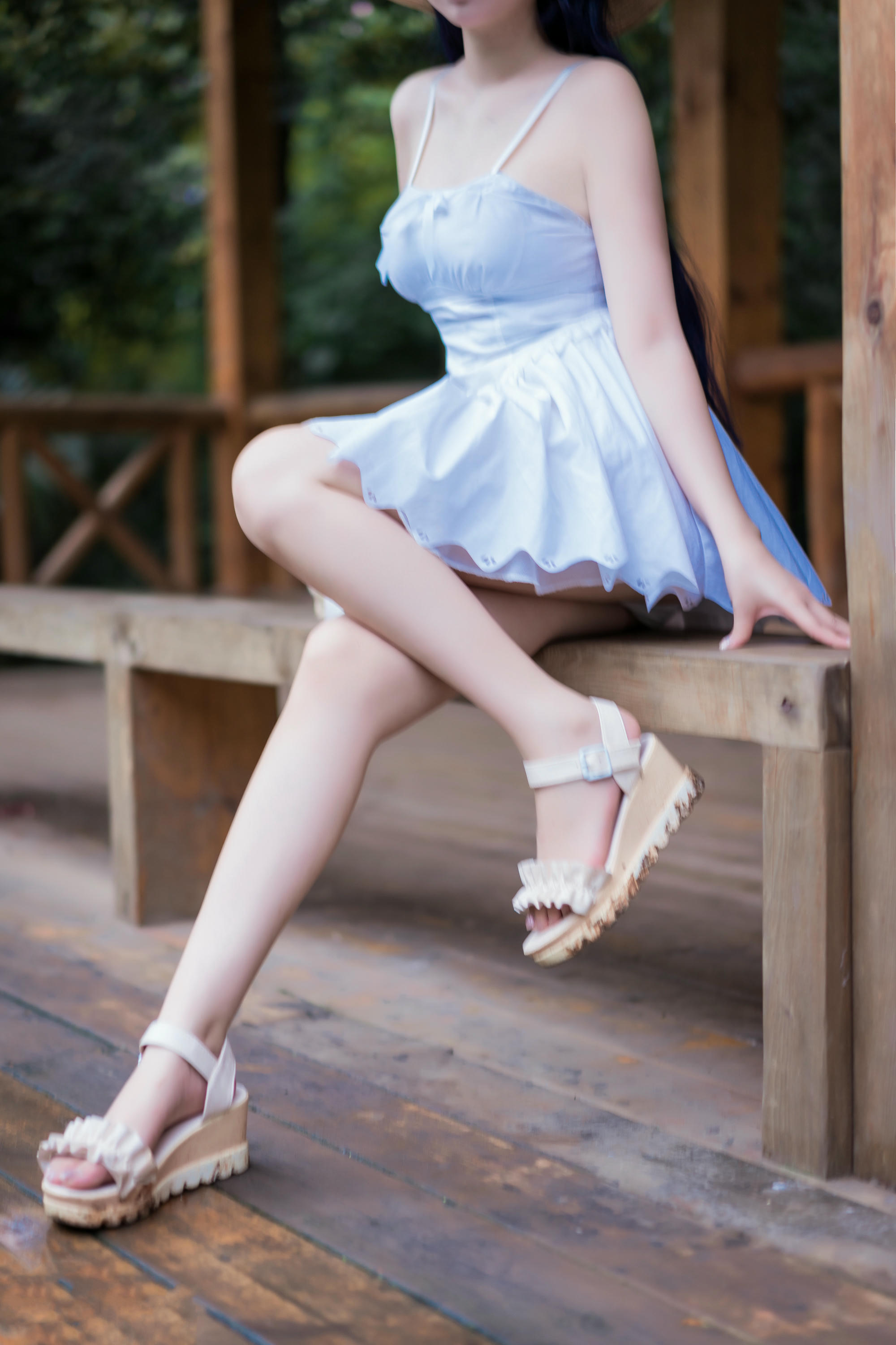 [喵糖映画] VOL.414 花园白裙[37P-402MB]_第2集