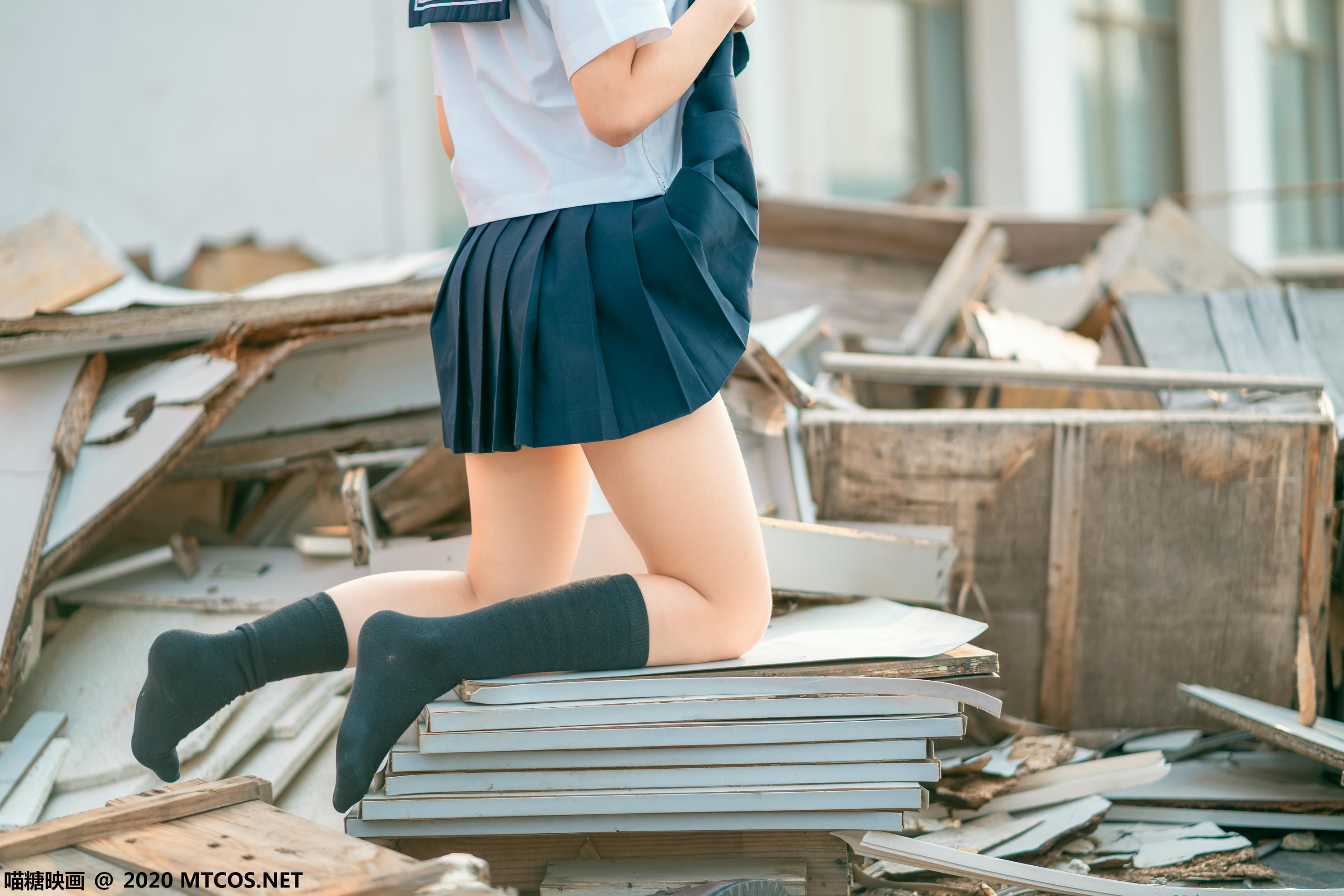 [喵糖映画] JKL.021 天台JK制服[33P／512MB]_第2集