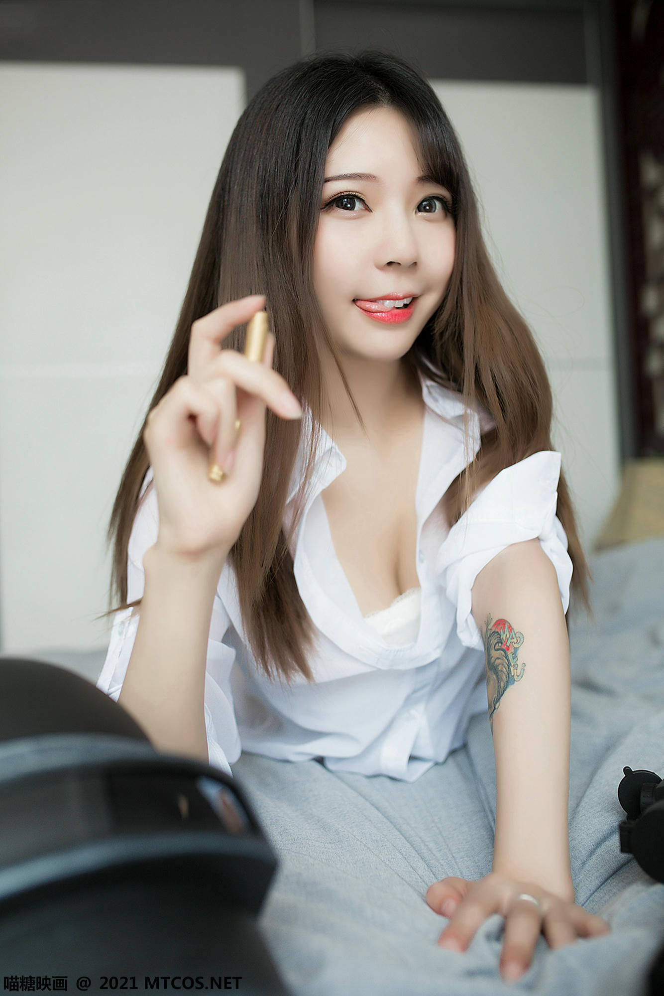 [喵糖映画] VOL.421 吃鸡少女[45P／333MB]_第1集