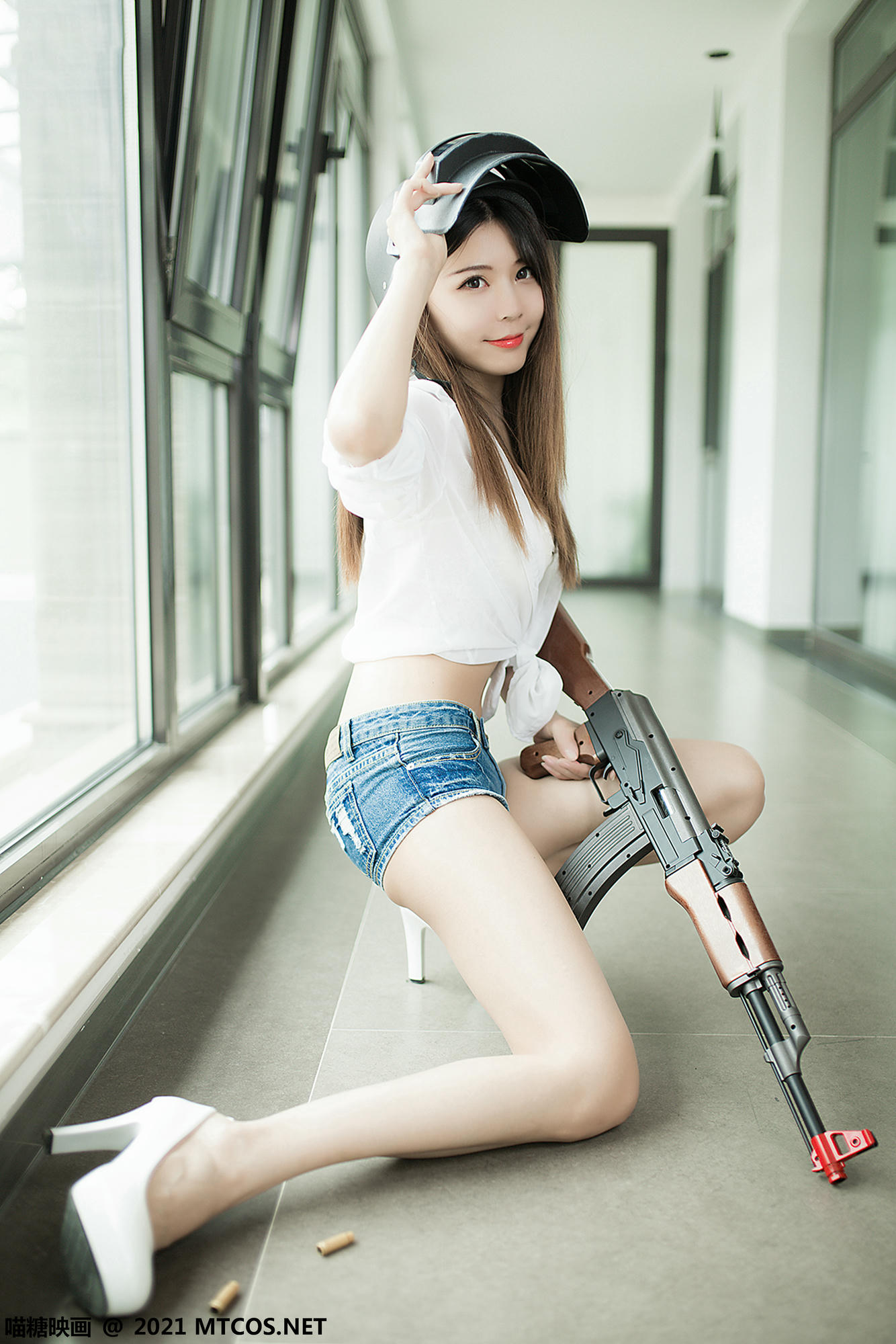 [喵糖映画] VOL.421 吃鸡少女[45P／333MB]_第1集