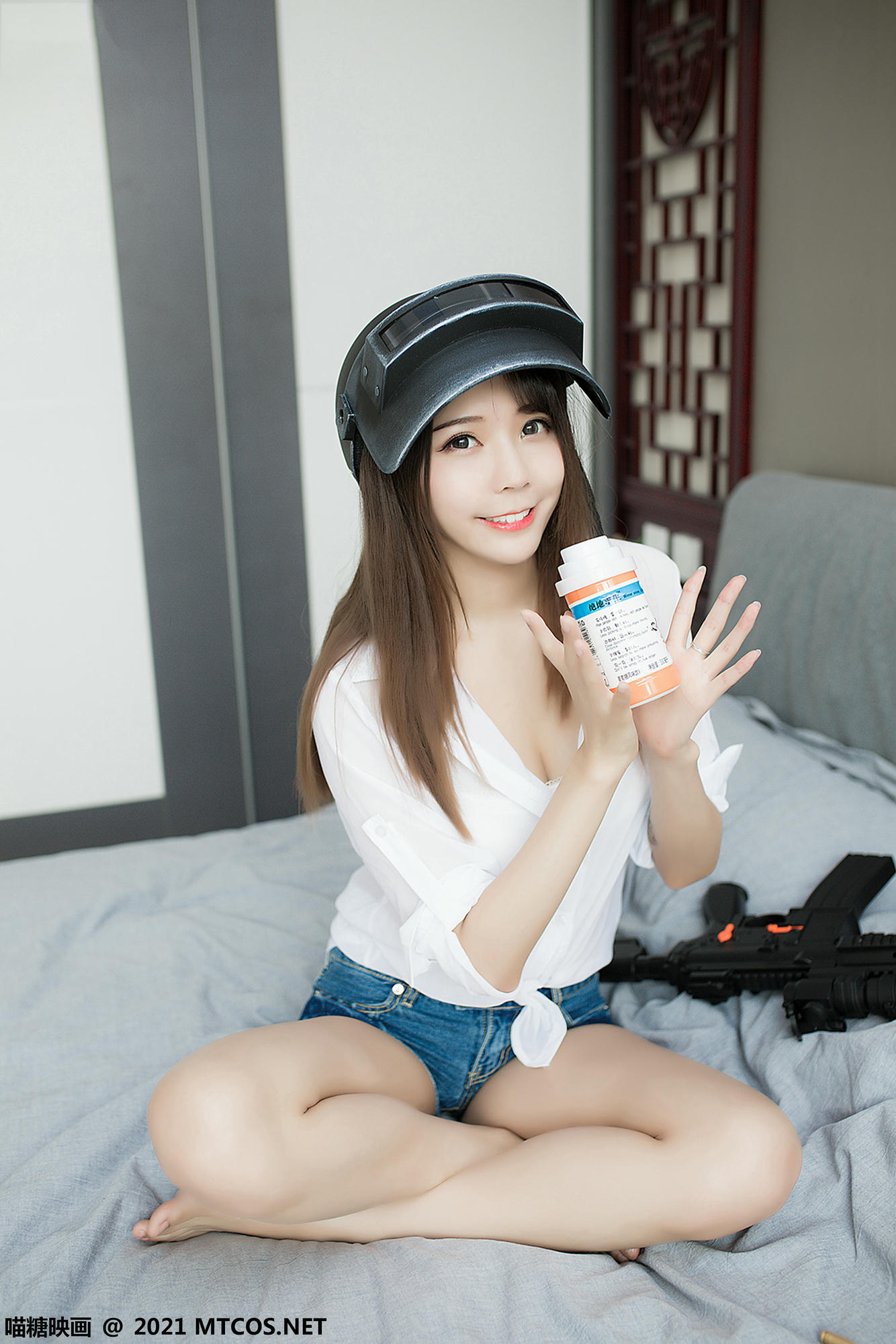 [喵糖映画] VOL.421 吃鸡少女[45P／333MB]_第1集