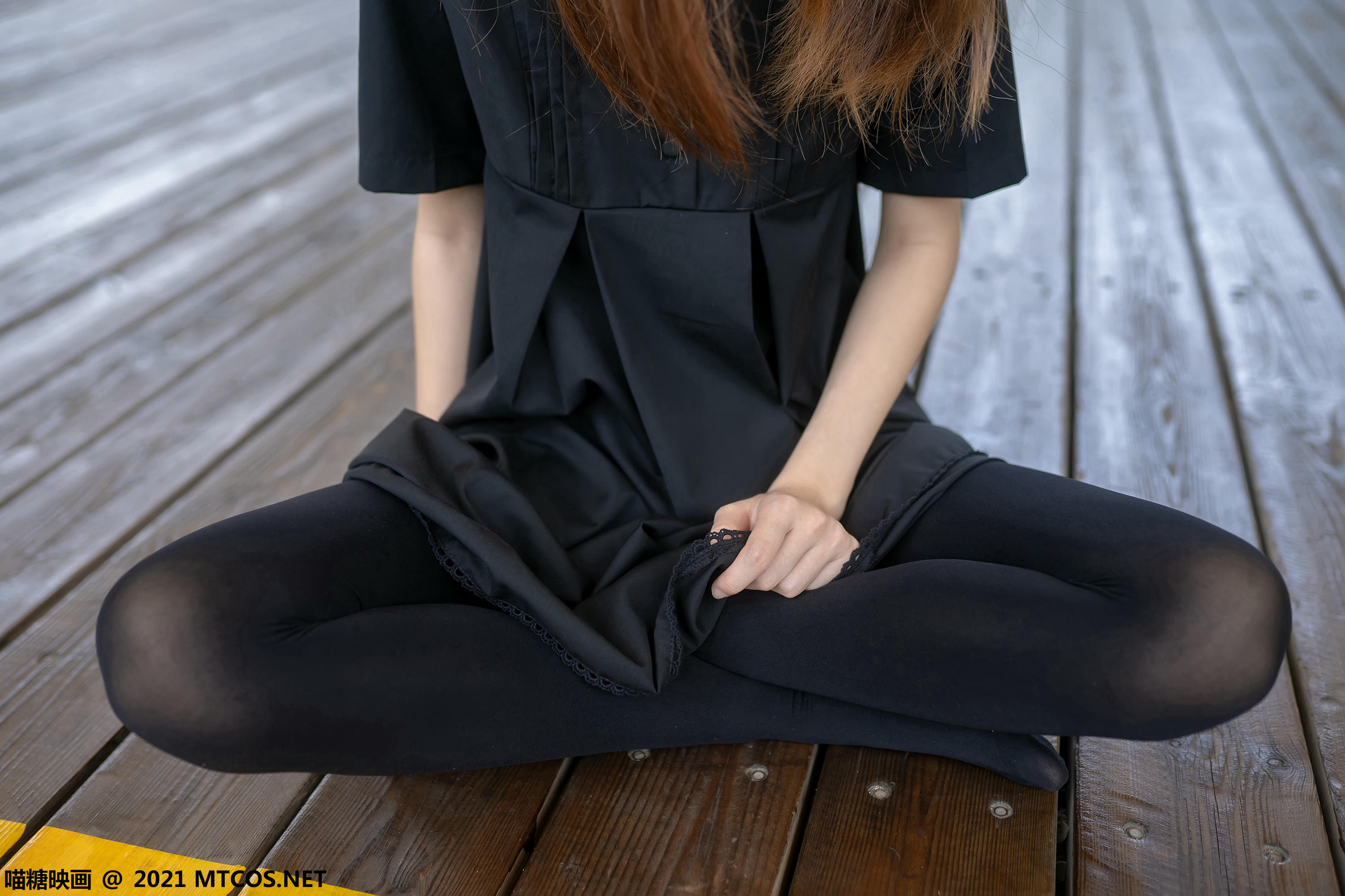 [喵糖映画] VOL.423 黑裙黑袜[35P／254MB]_第2集