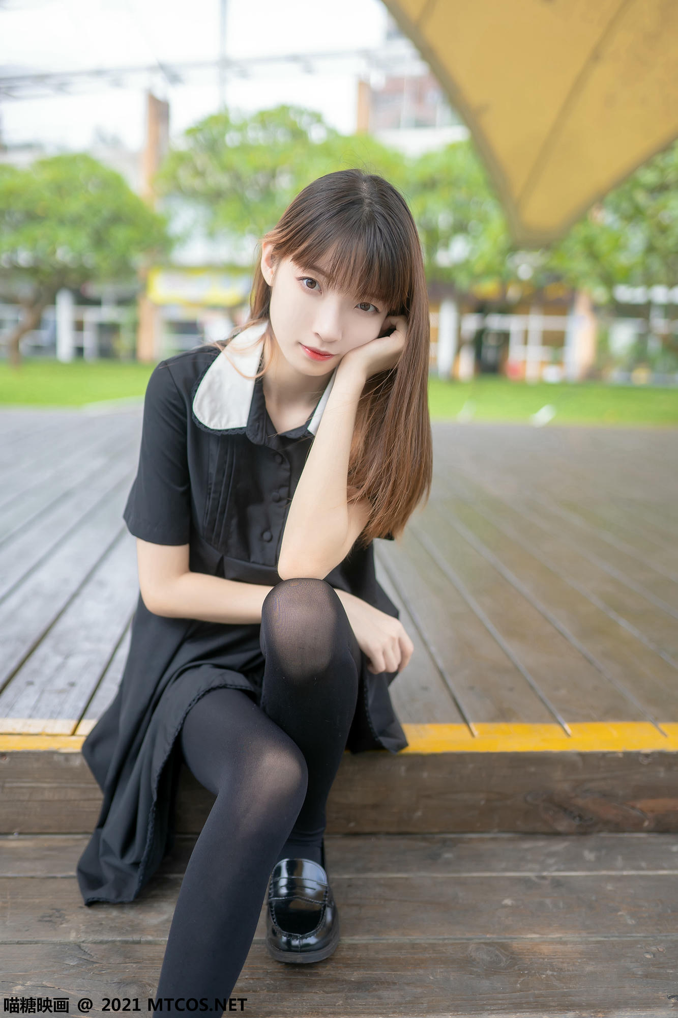 [喵糖映画] VOL.423 黑裙黑袜[35P／254MB]_第2集