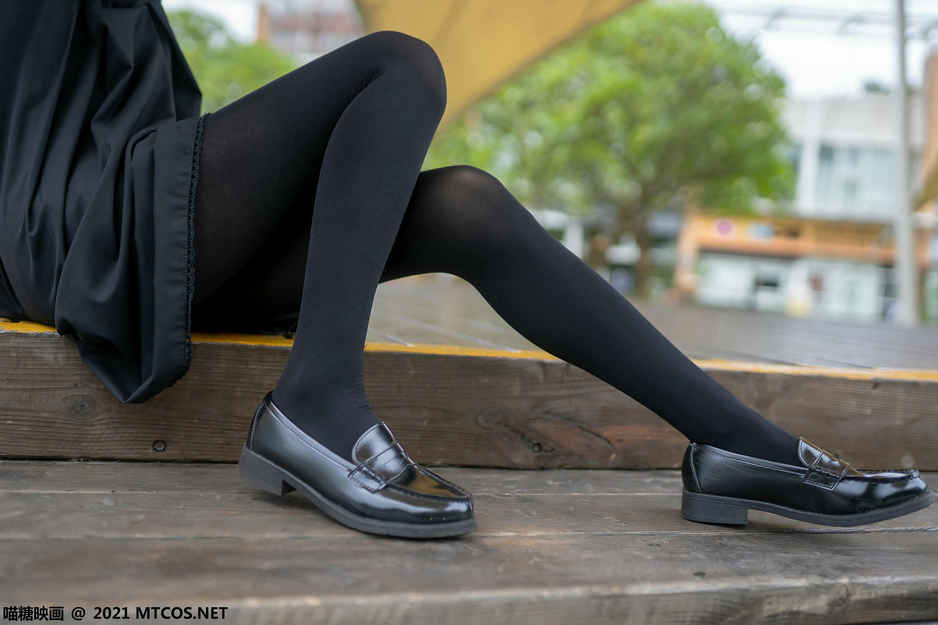 [喵糖映画] VOL.423 黑裙黑袜[35P／254MB]_第2集