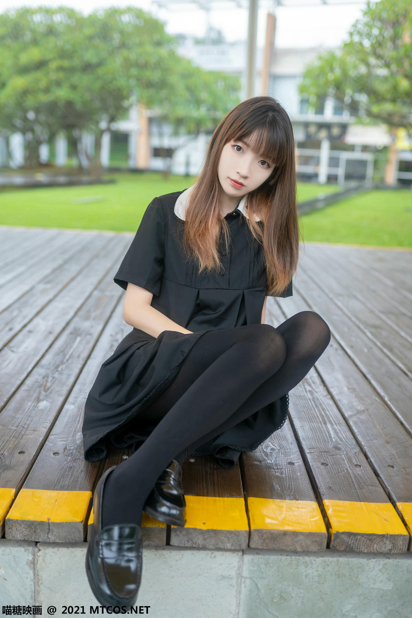 [喵糖映画] VOL.423 黑裙黑袜[35P／254MB]_第1集