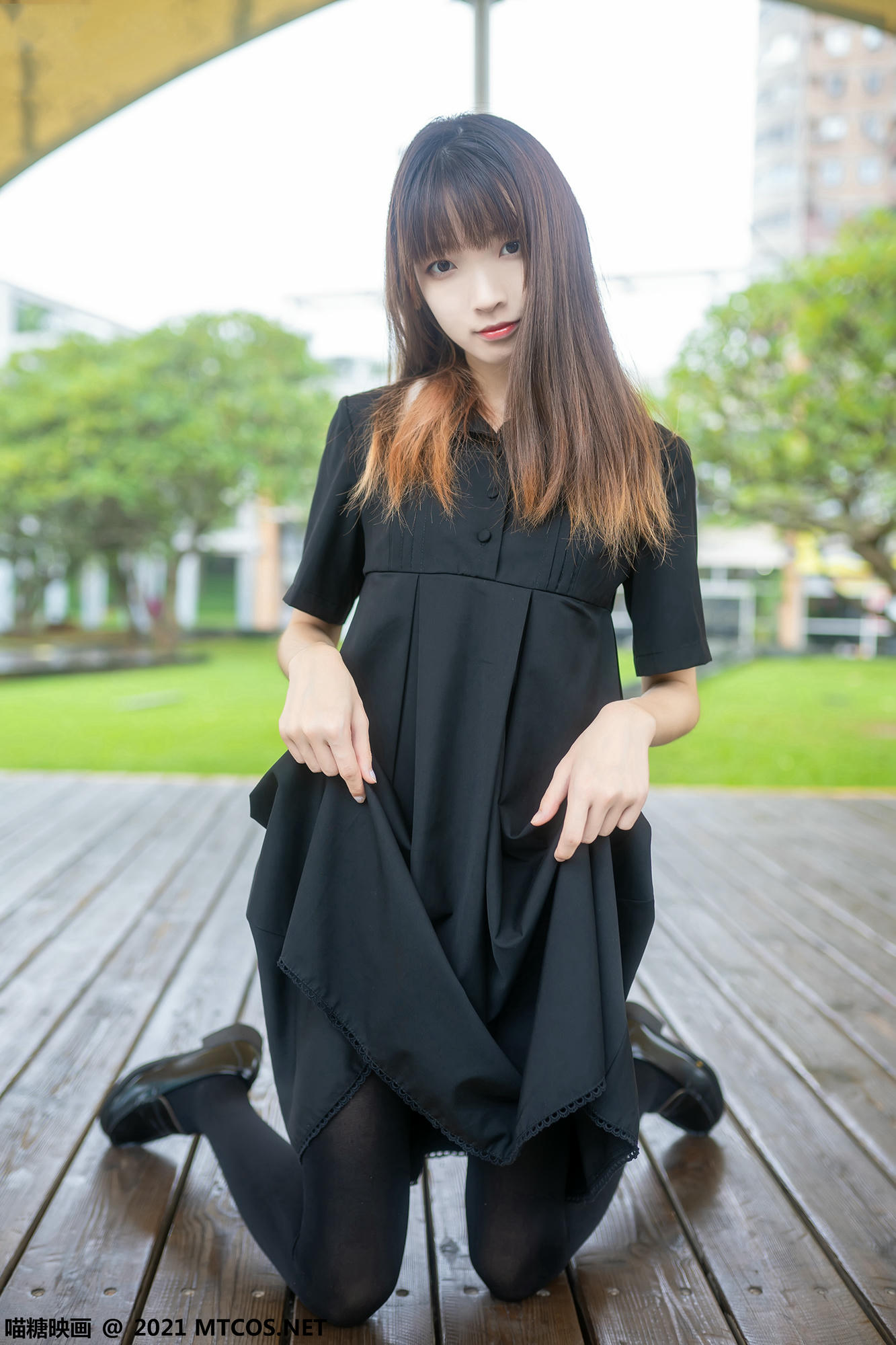 [喵糖映画] VOL.423 黑裙黑袜[35P／254MB]_第1集