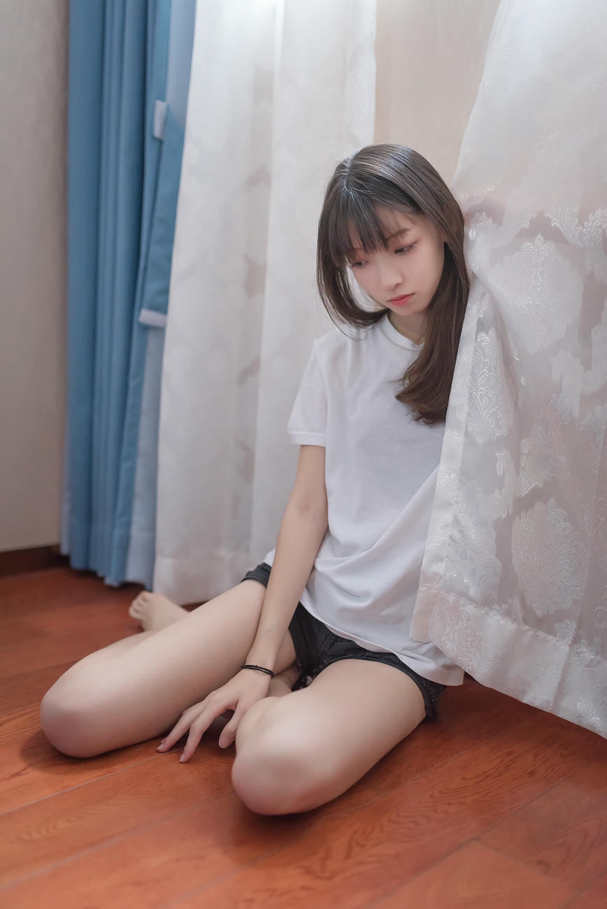 [喵糖映画]VOL.428 夏日热裤[50P／93MB]_第3集