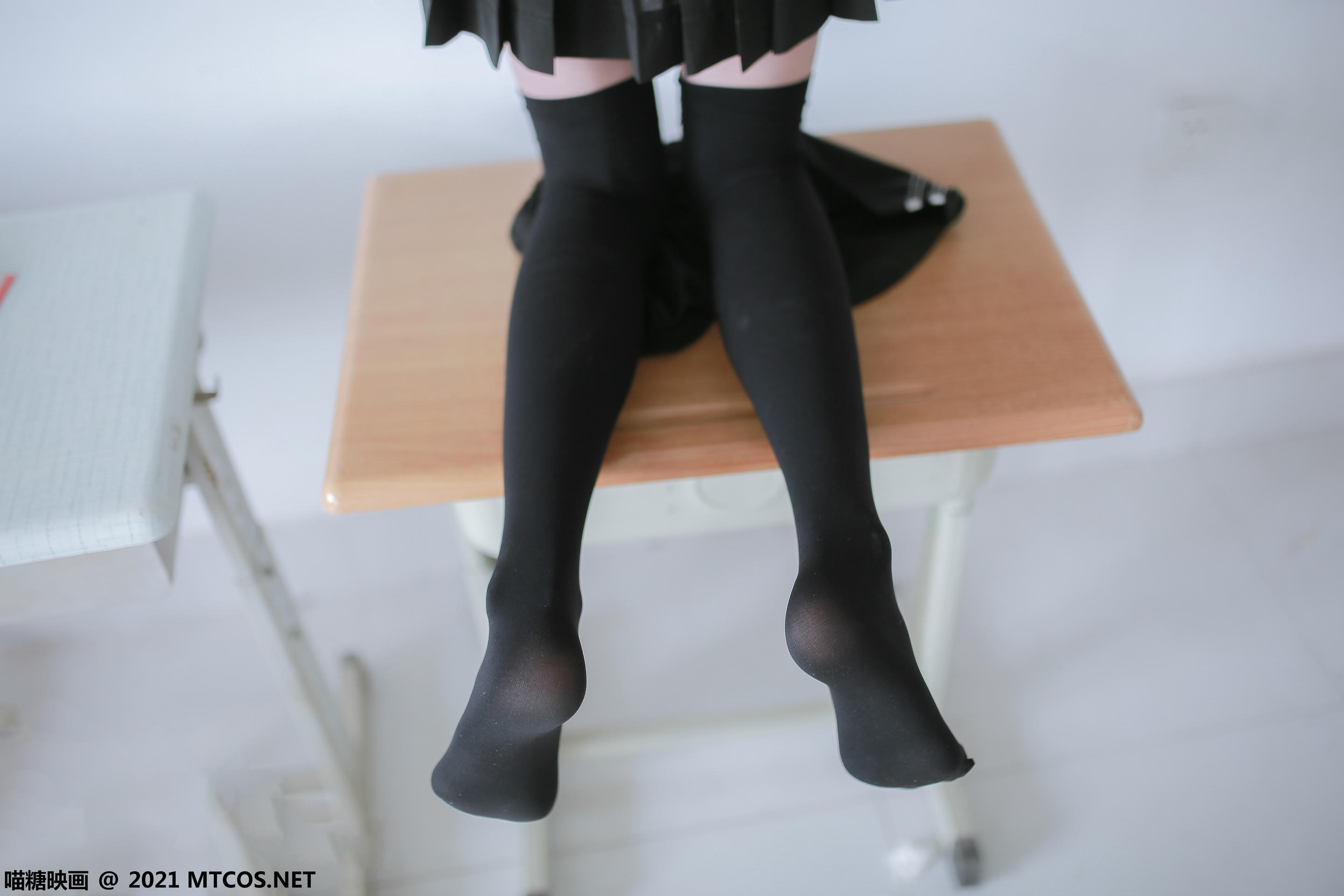 [喵糖映画]VOL.429 夏日热裤[20P／168MB]_第1集