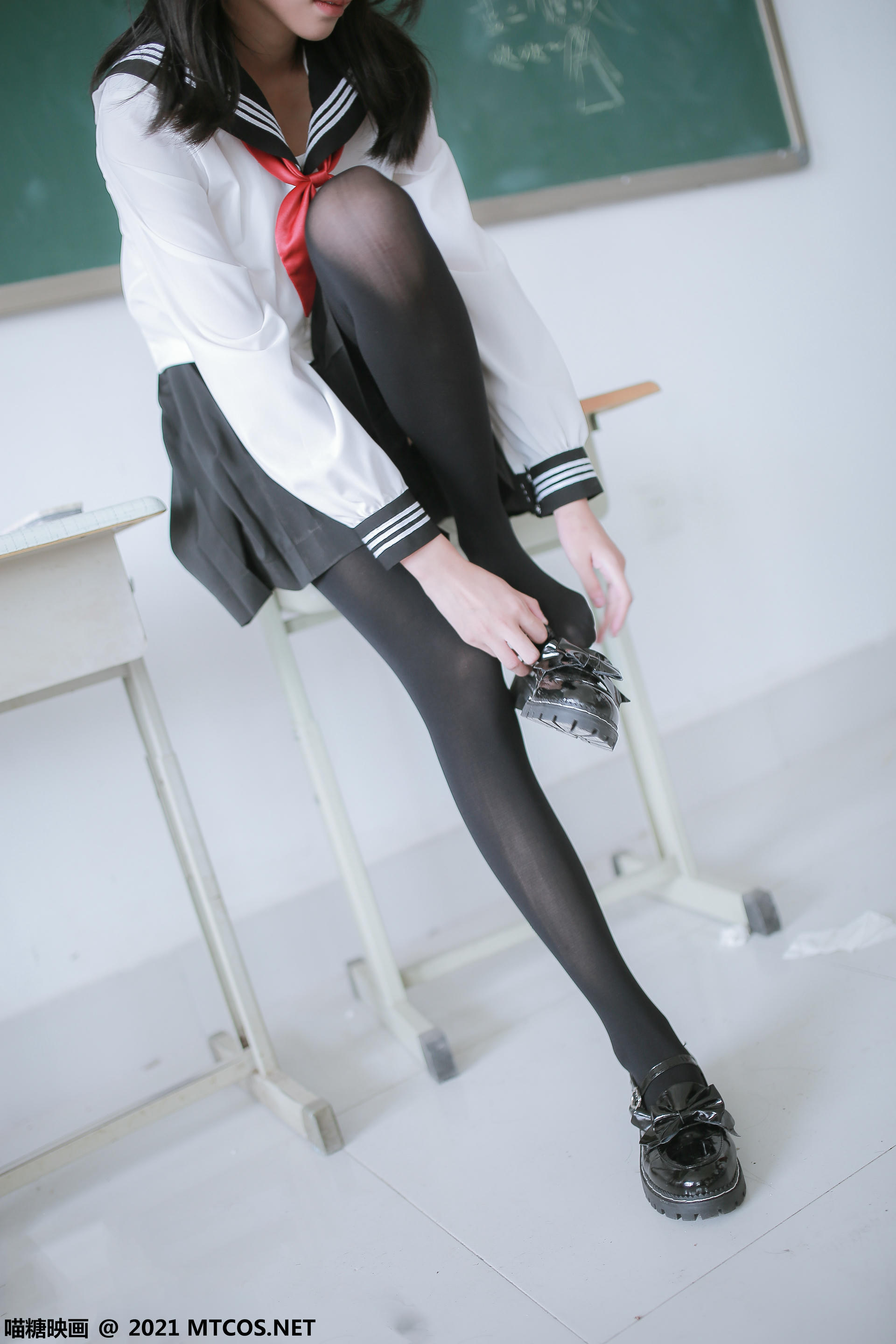 [喵糖映画]VOL.429 夏日热裤[20P／168MB]_第1集