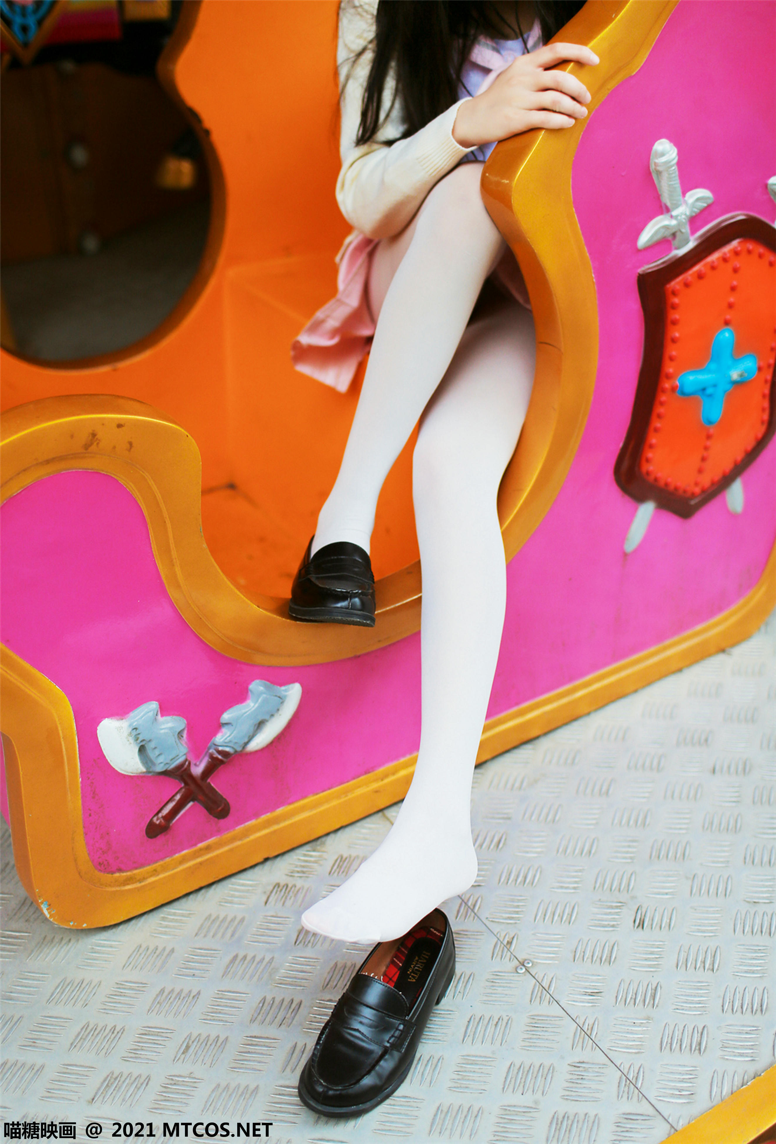 [喵糖映画]VOL.433 假日游乐场[33P／704MB]_第1集