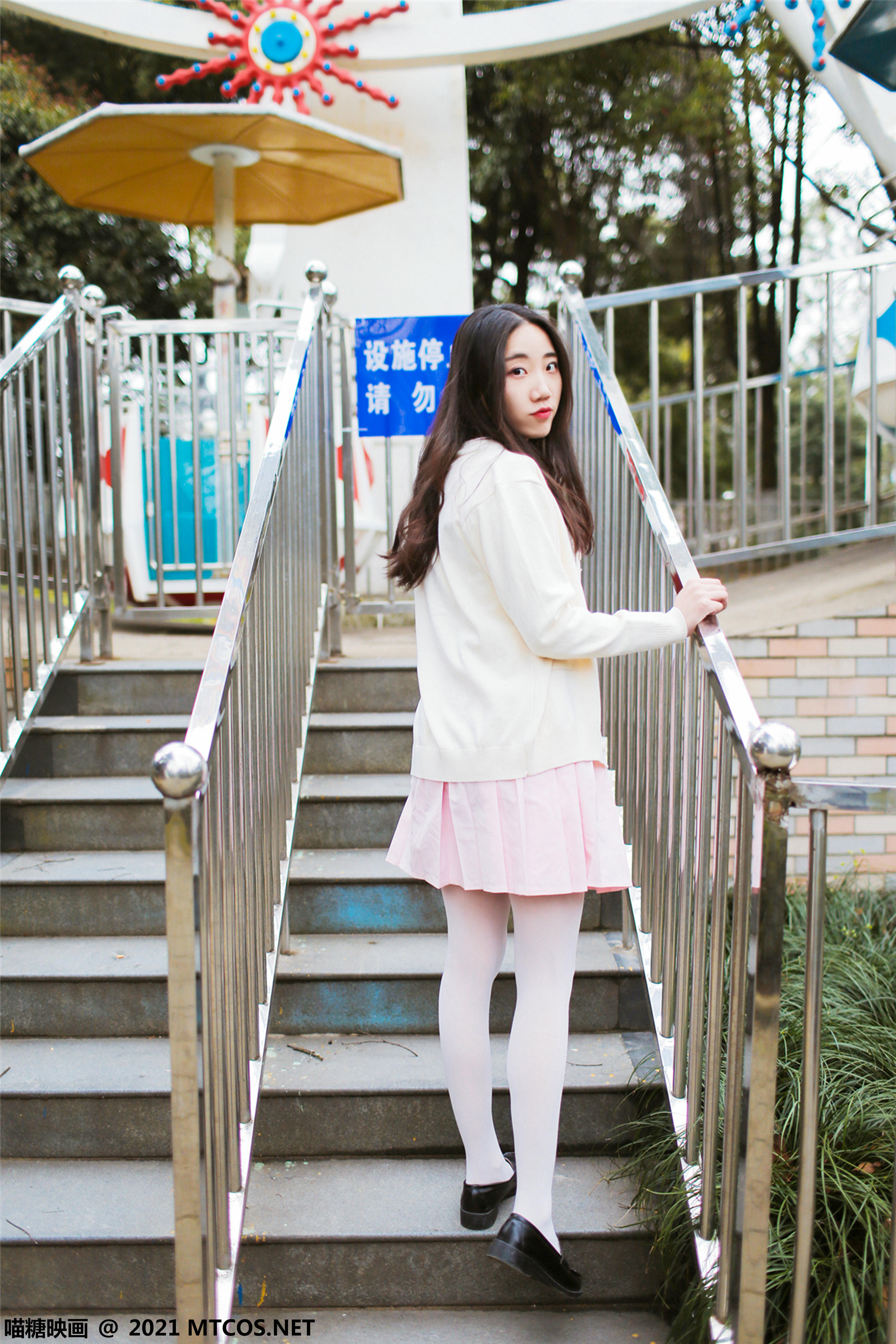 [喵糖映画]VOL.433 假日游乐场[33P／704MB]_第1集