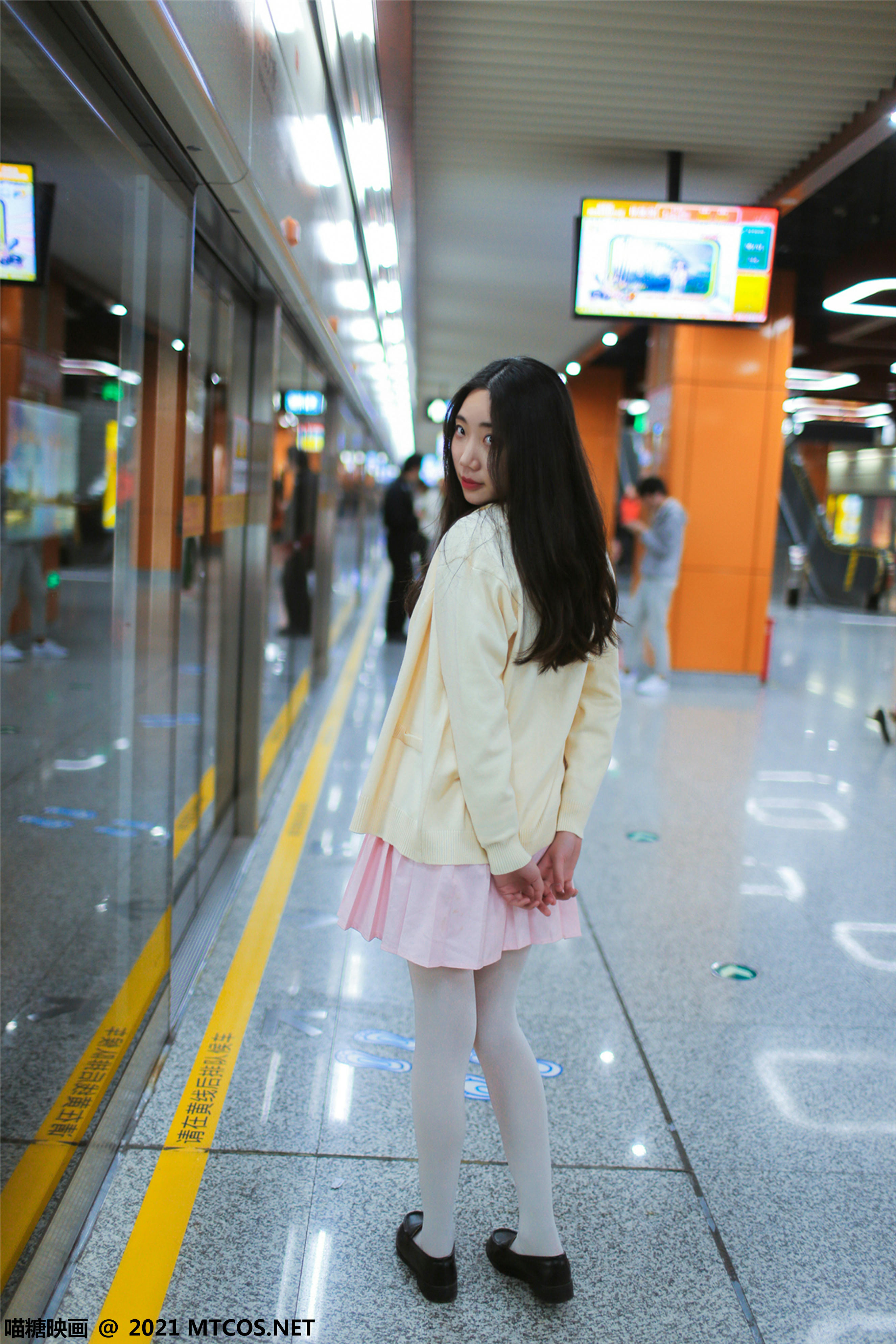 [喵糖映画]VOL.433 假日游乐场[33P／704MB]_第2集