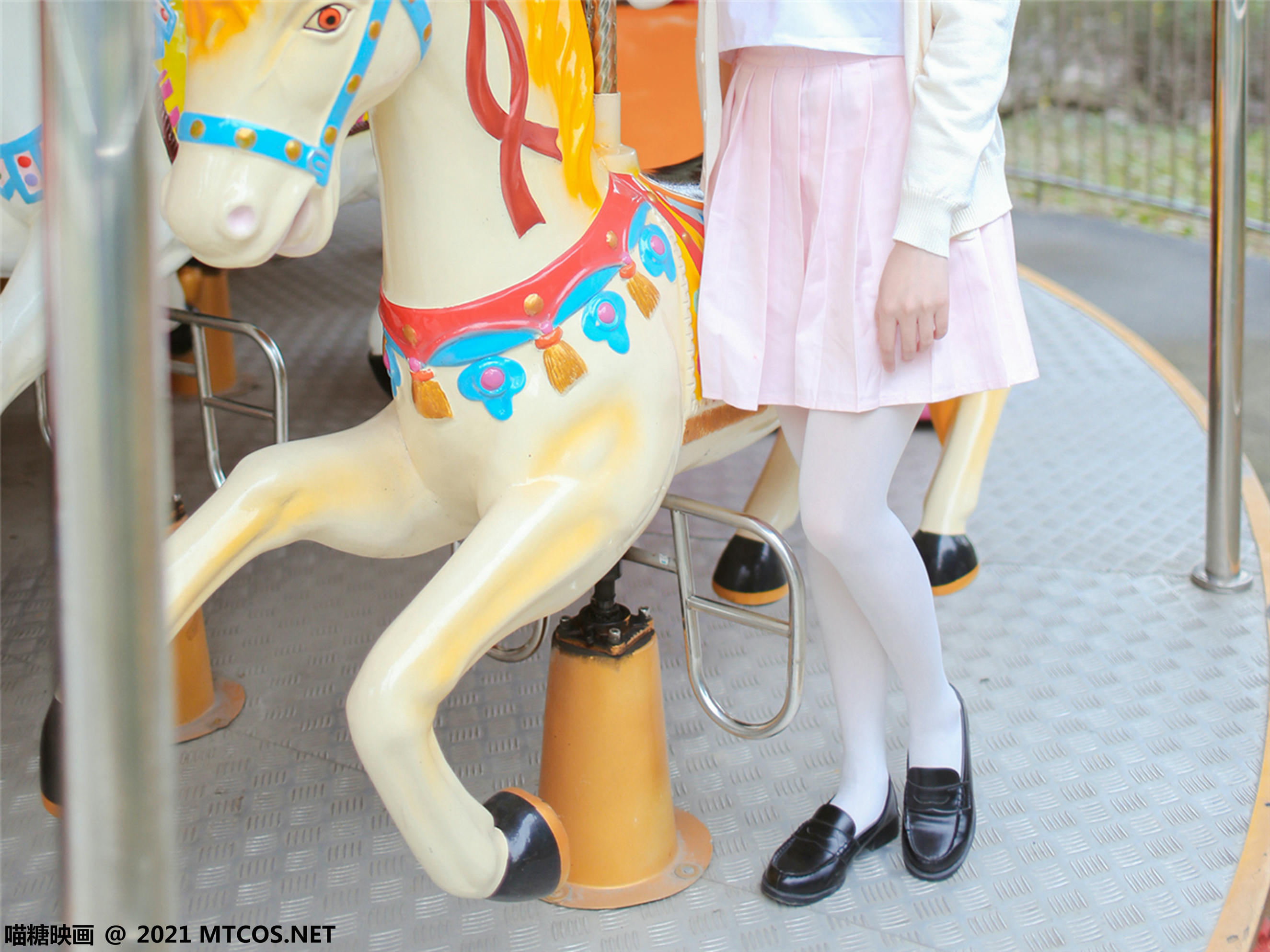 [喵糖映画]VOL.433 假日游乐场[33P／704MB]_第1集