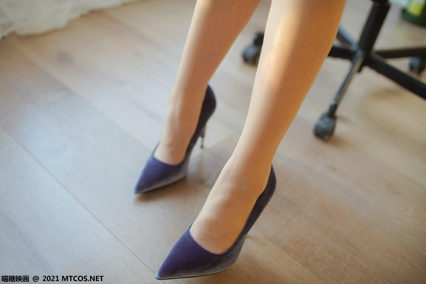 [喵糖映画]VOL.441 职业OL[32P／165MB]_第1集