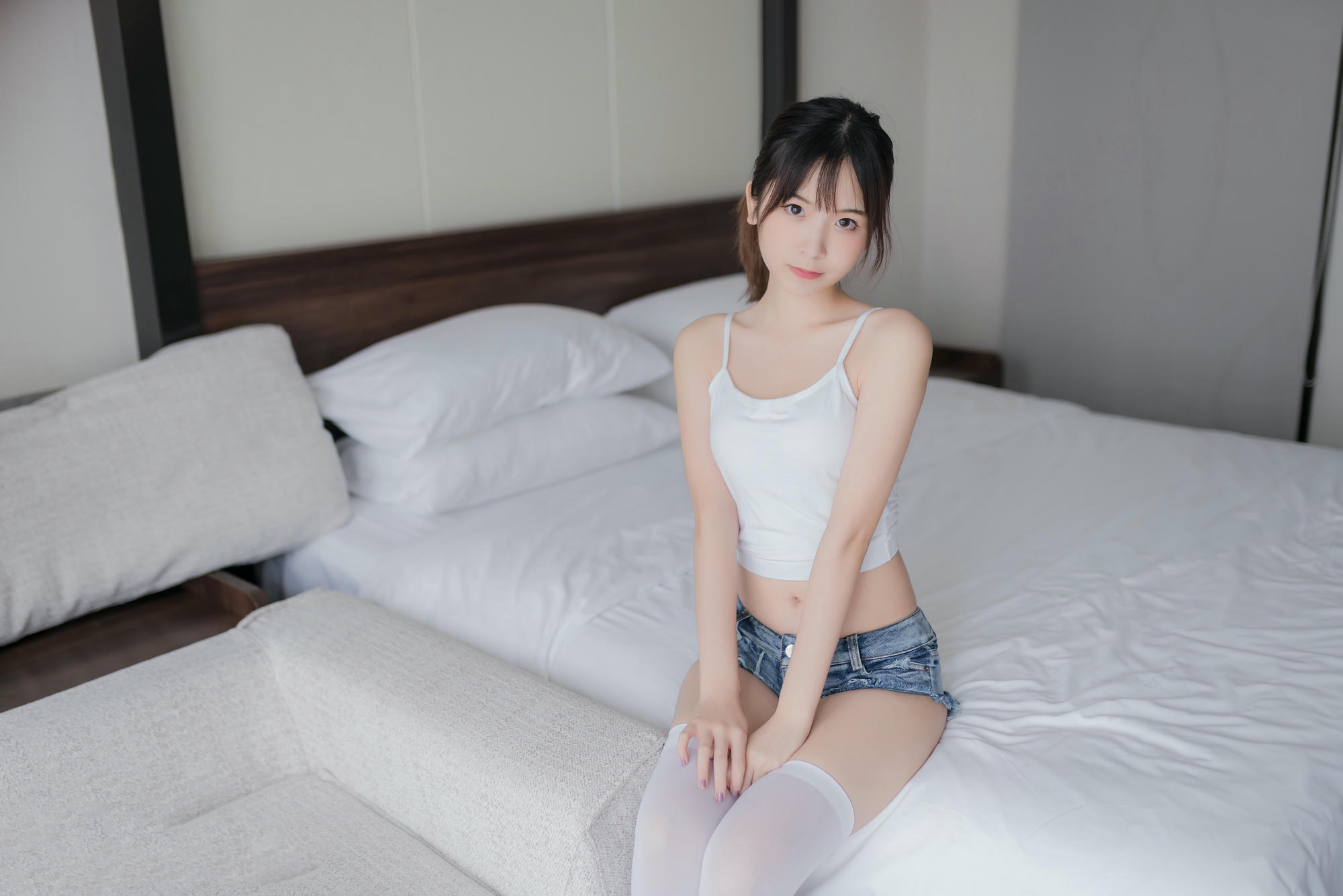 [喵糖映画]VOL.442 吊带热裤[36P／124MB]_第1集