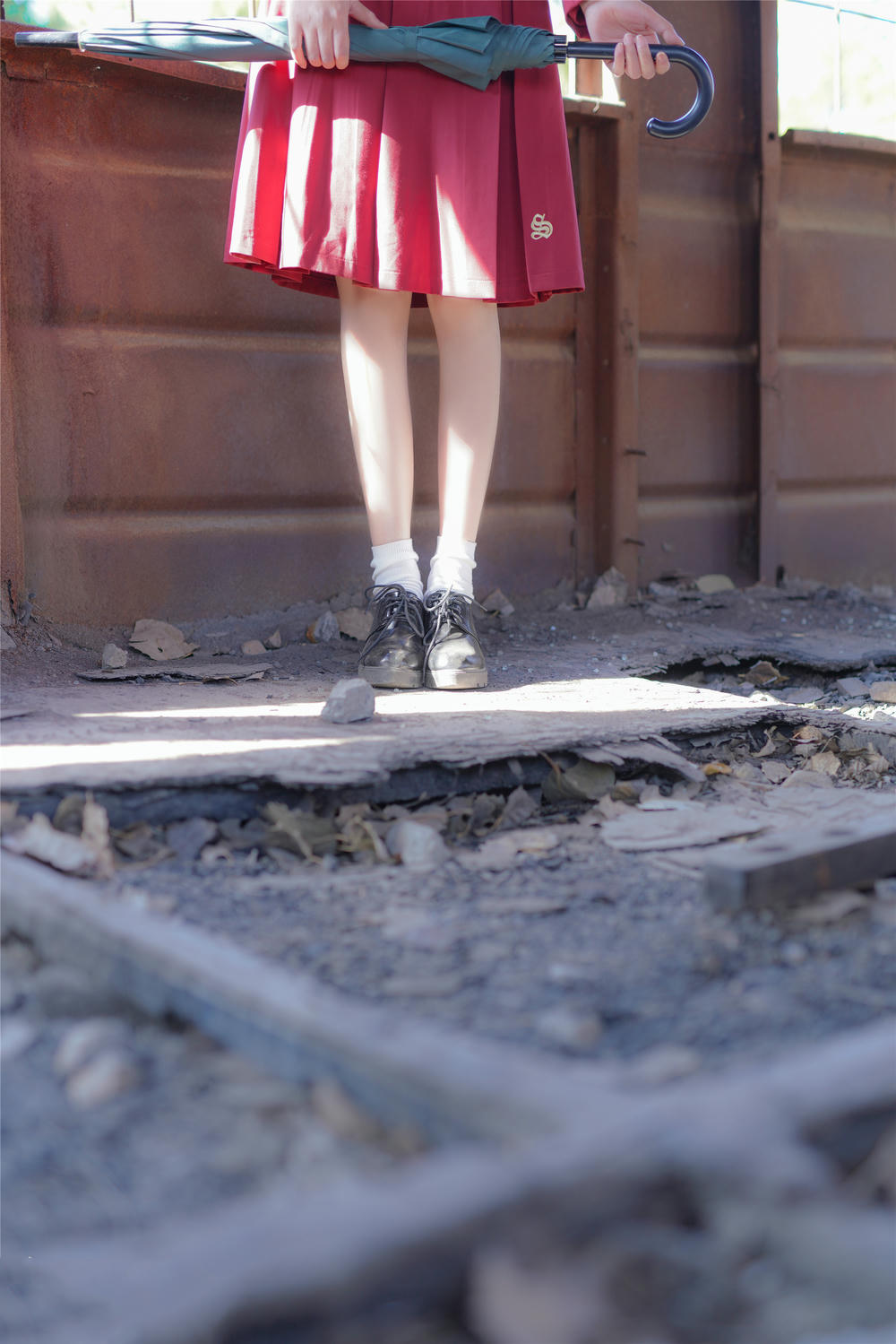 [喵糖映画]VOL.444 红色JK裙[39P／107MB]_第1集