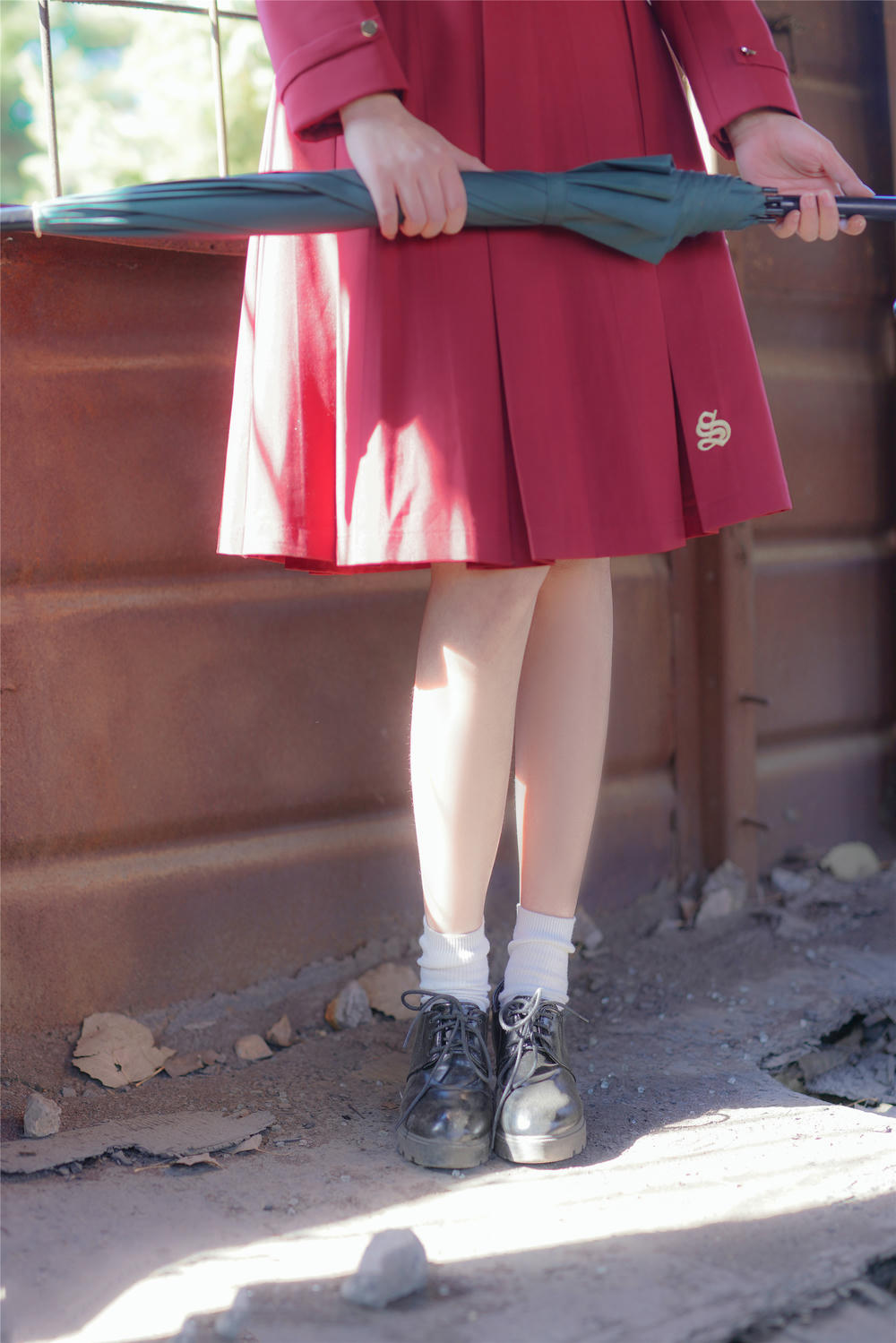 [喵糖映画]VOL.444 红色JK裙[39P／107MB]_第1集