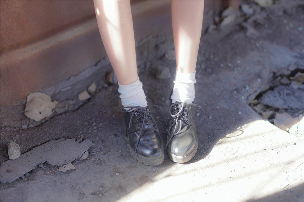 [喵糖映画]VOL.444 红色JK裙[39P／107MB]_第1集