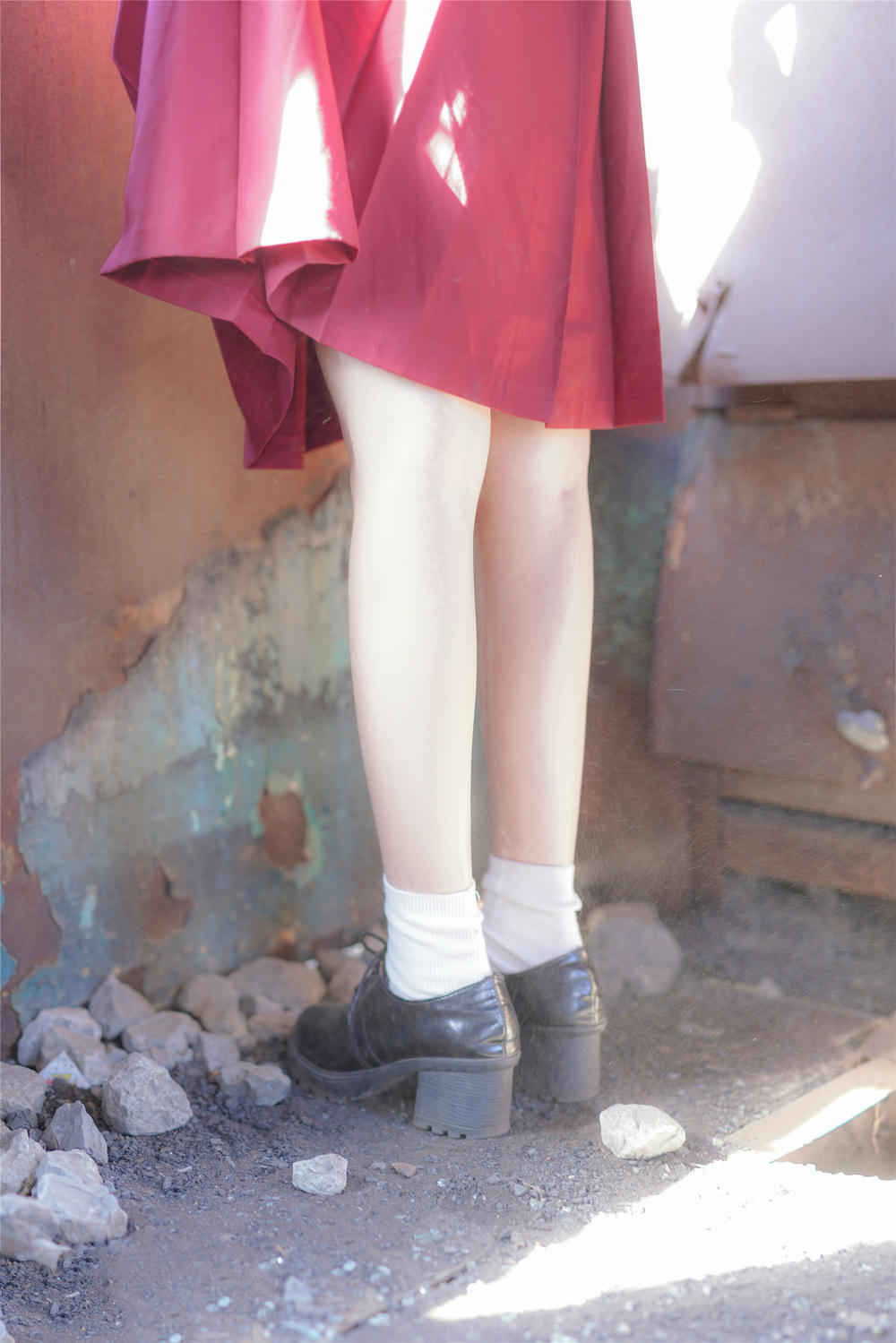 [喵糖映画]VOL.444 红色JK裙[39P／107MB]_第2集