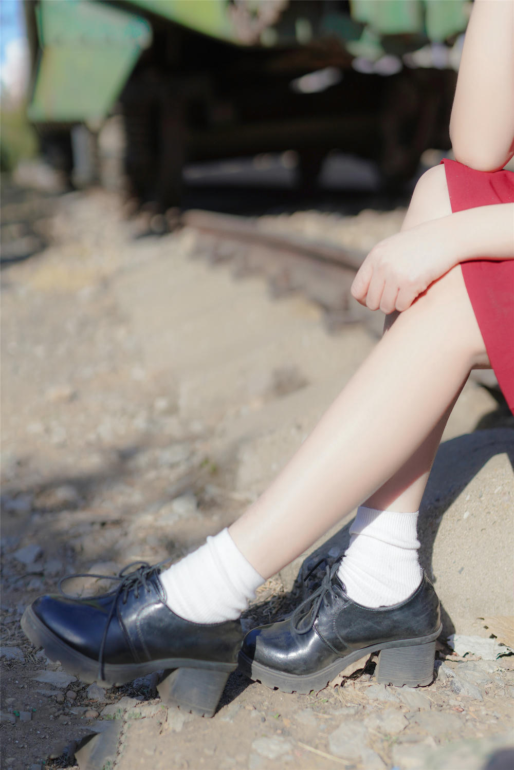 [喵糖映画]VOL.444 红色JK裙[39P／107MB]_第2集